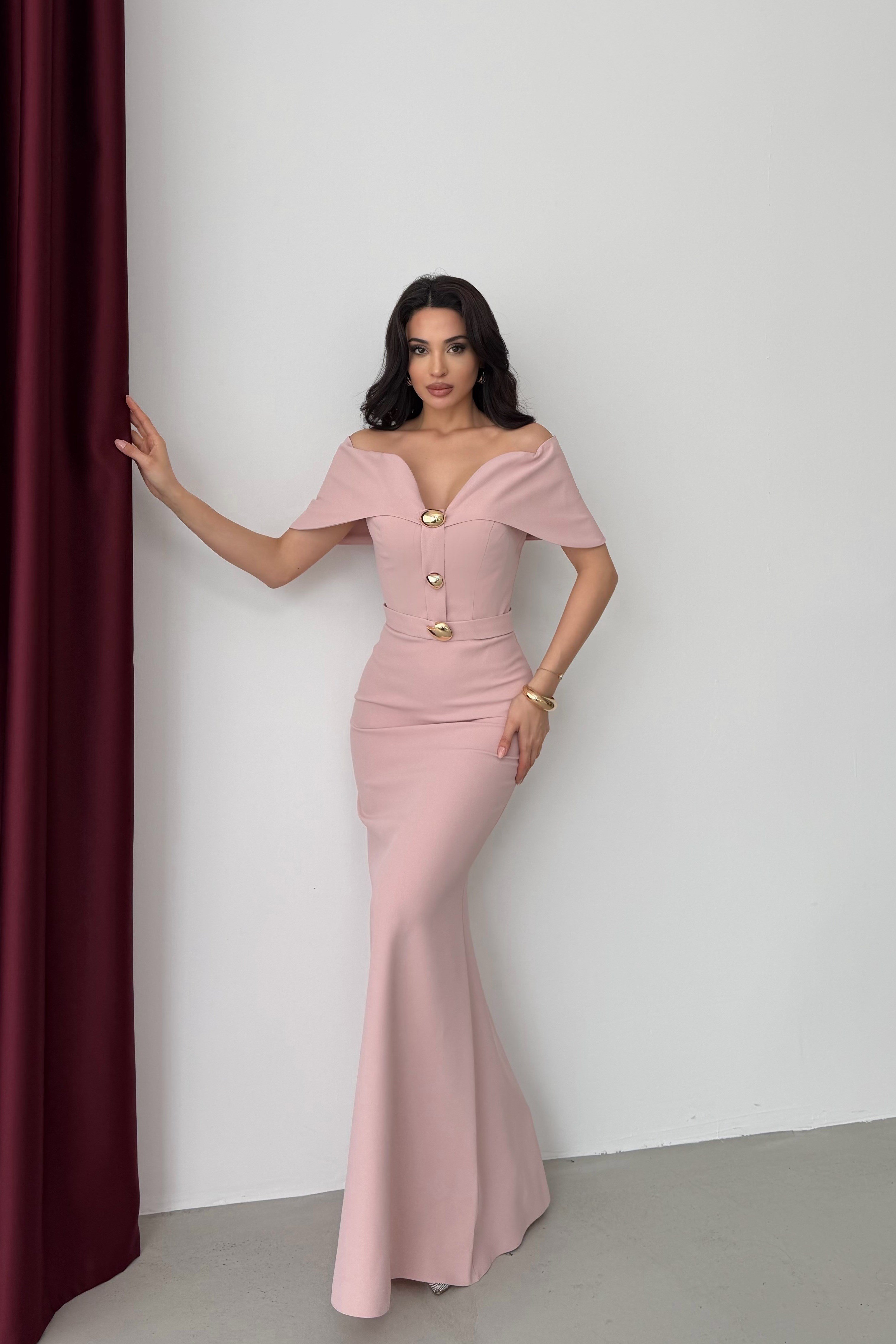 Pudra Madonna Yaka Kemerli Düğme Detaylı Abiye Elbise