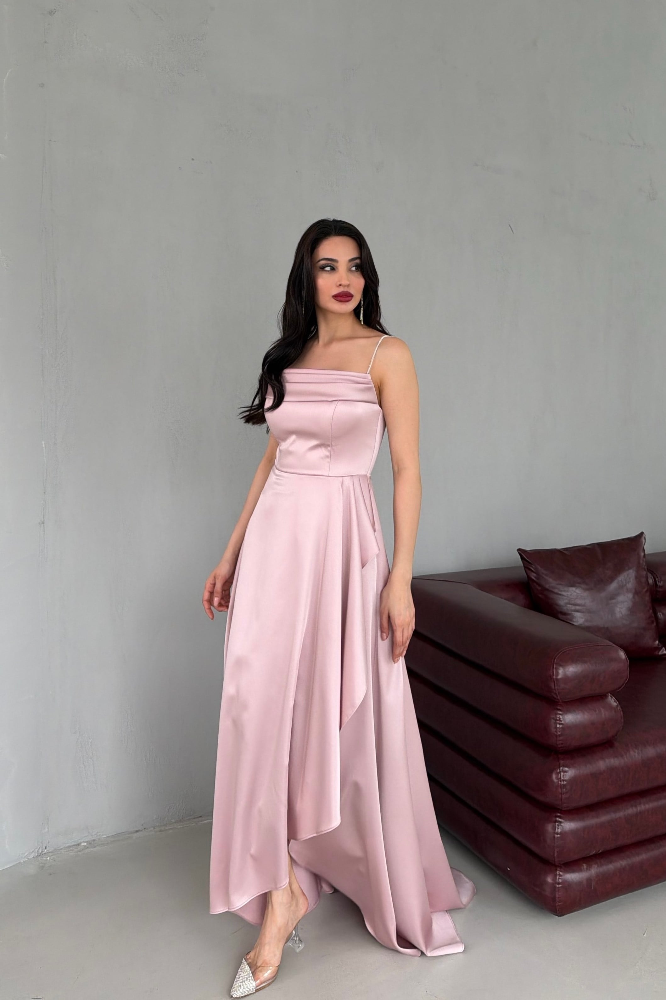 Pudra Taş Askılı Volanlı Yırtmaçlı Abiye Elbise