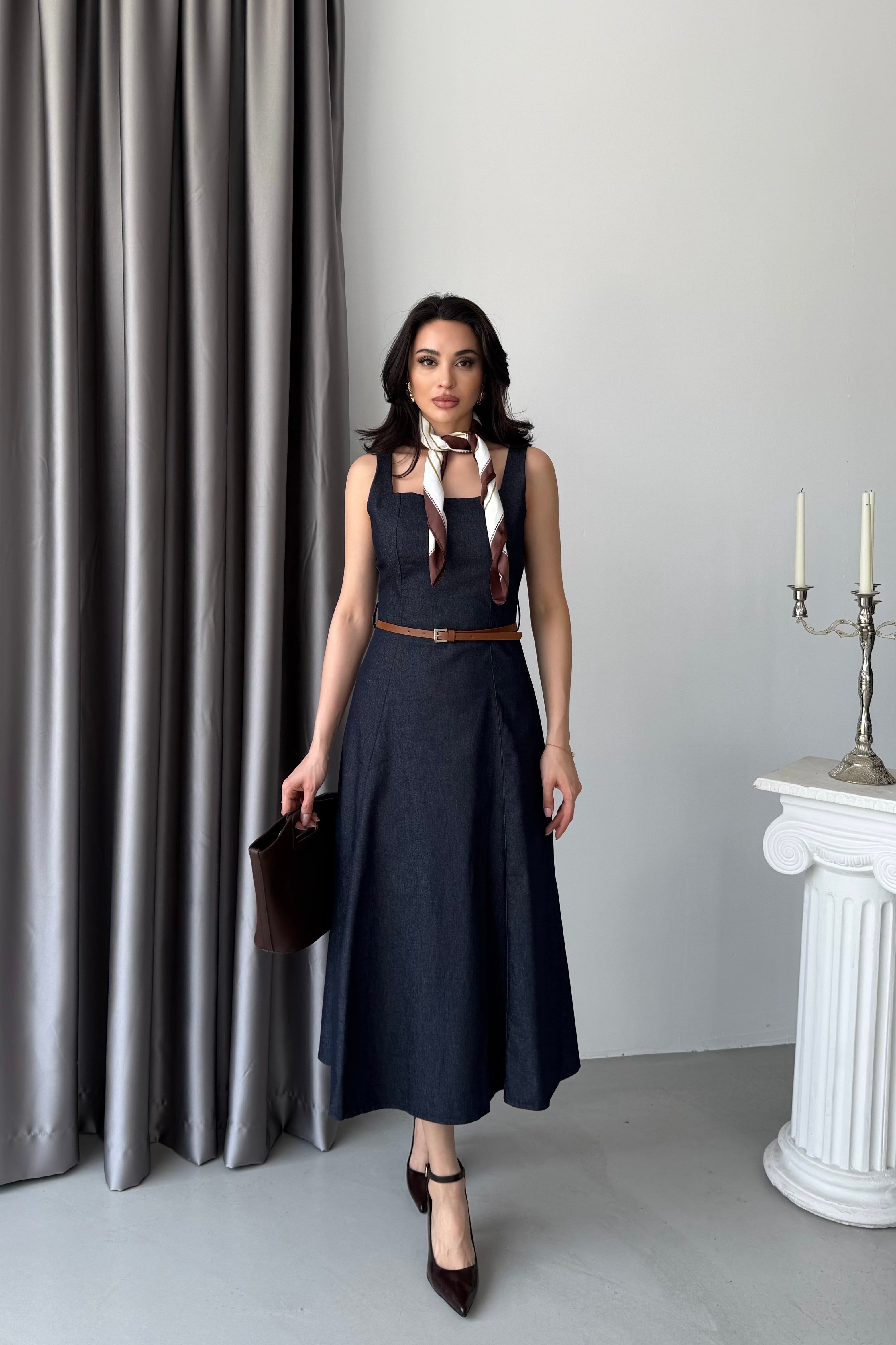 Lacivert Kare Yaka Askılı Kemerli Denim Elbise