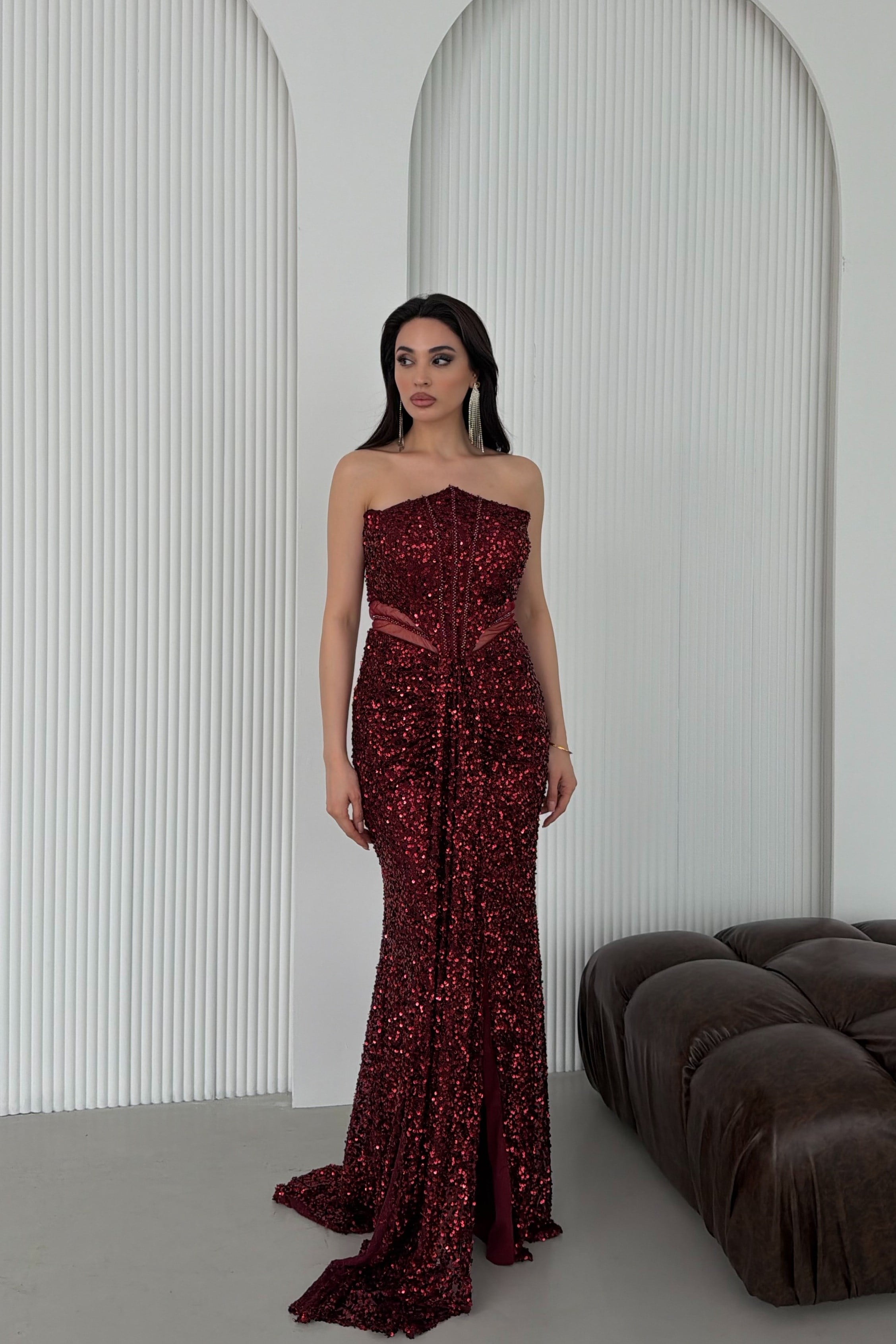 Bordo Straplez Bel Detaylı Pul Payet Abiye Elbise