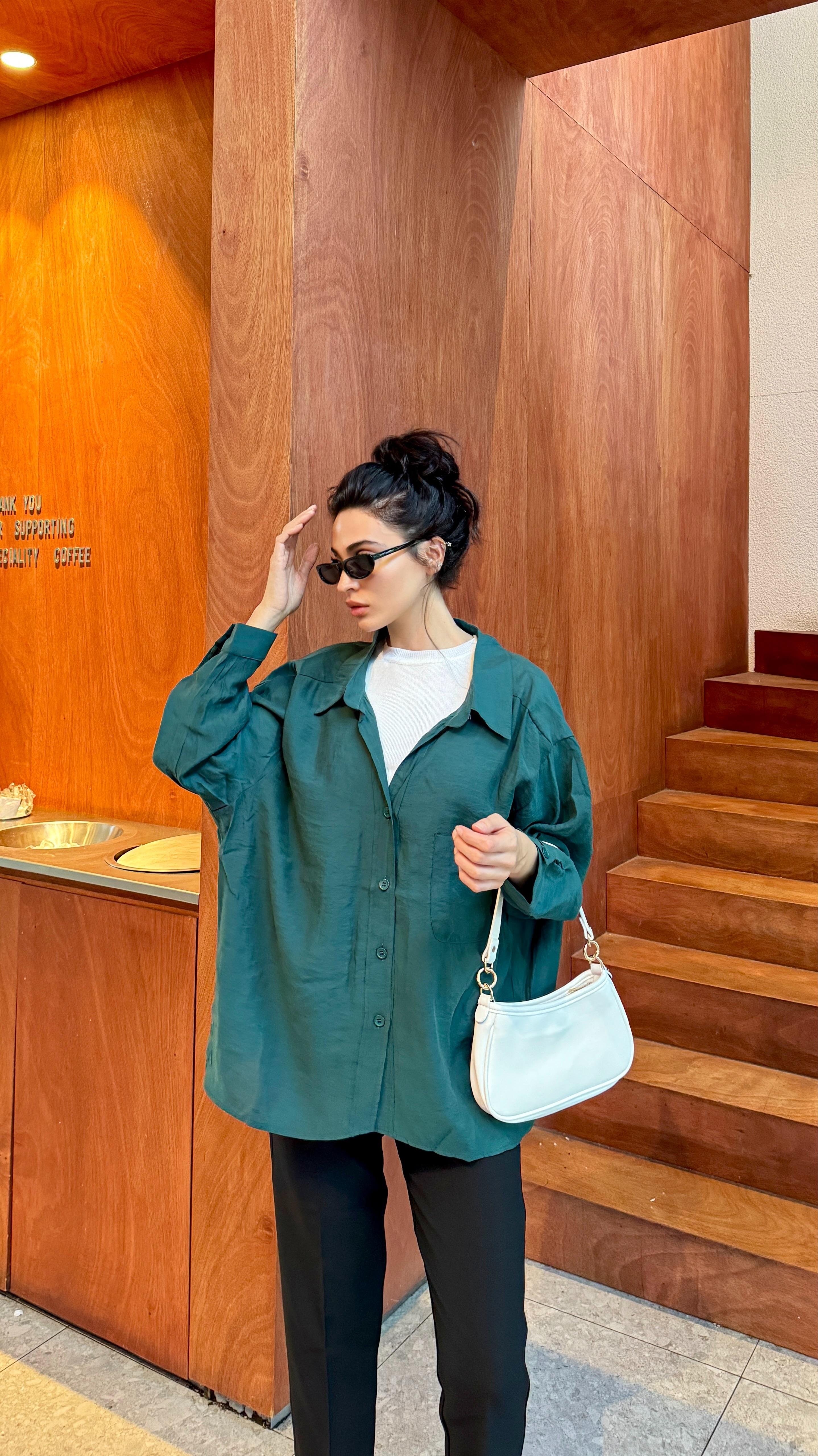 Zümrüt  Düşük Omuz Oversize Gömlek