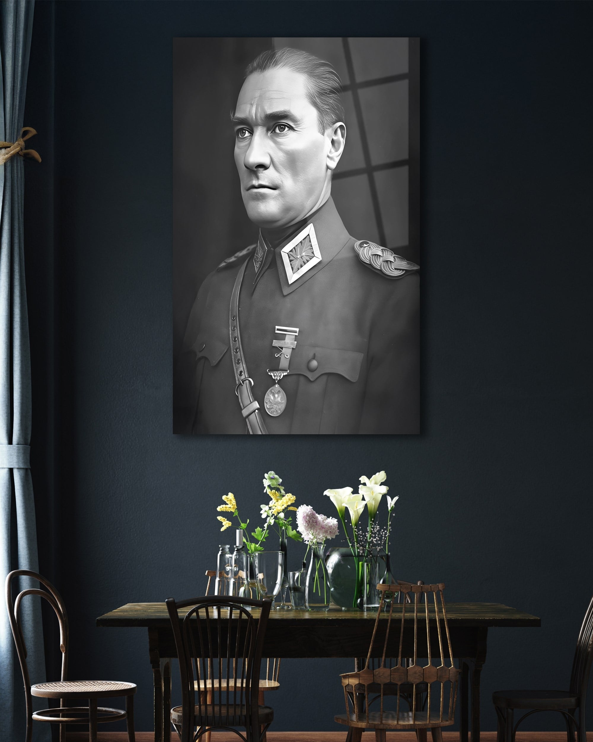 Atatürk Portre Üniformalı Siyah Beyaz Cam Tablo Hediyelik Büyük Tablo Ev Ofis Dekoru