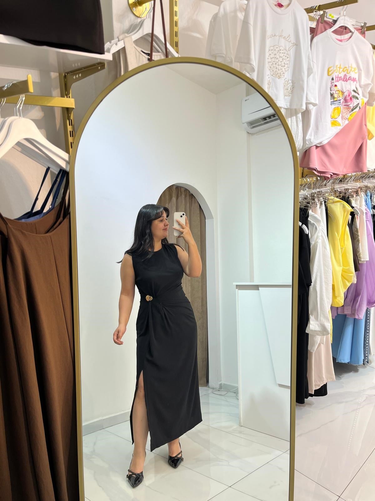 Drape Detaylı Gold Tokalı Siyah Midi Boy Elbise