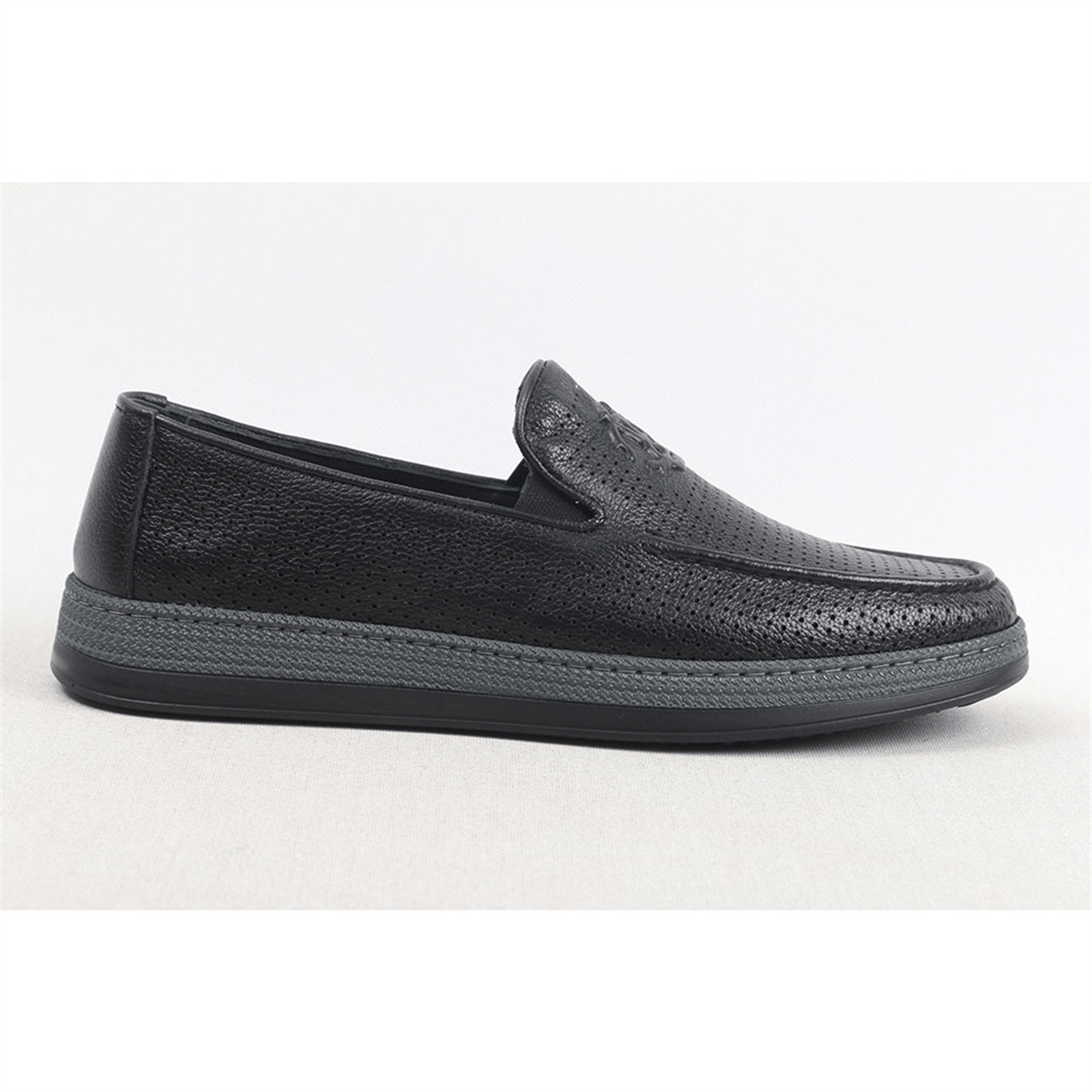 ULUS 300 SİYAH DELİKLİ LOAFER AYAKKABI