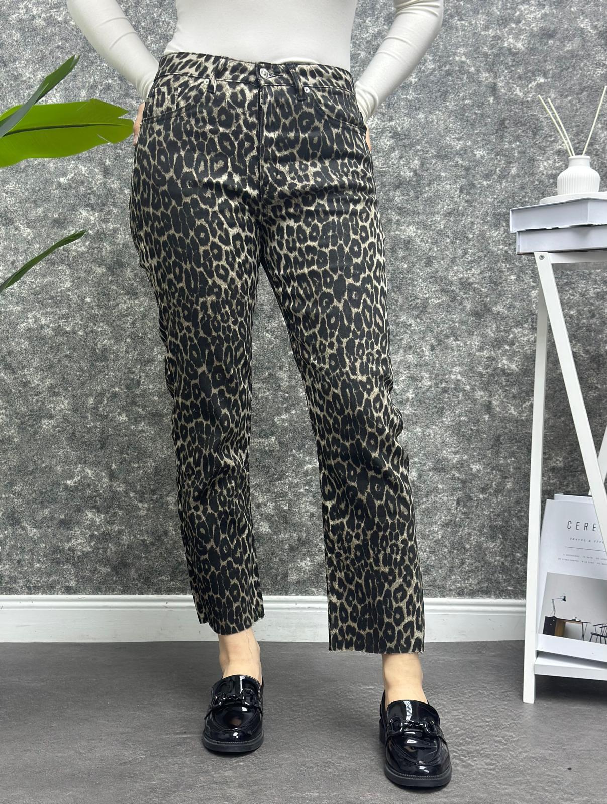 Kadın Desenli Boyfit Kesik Paça Kot Pantolon
