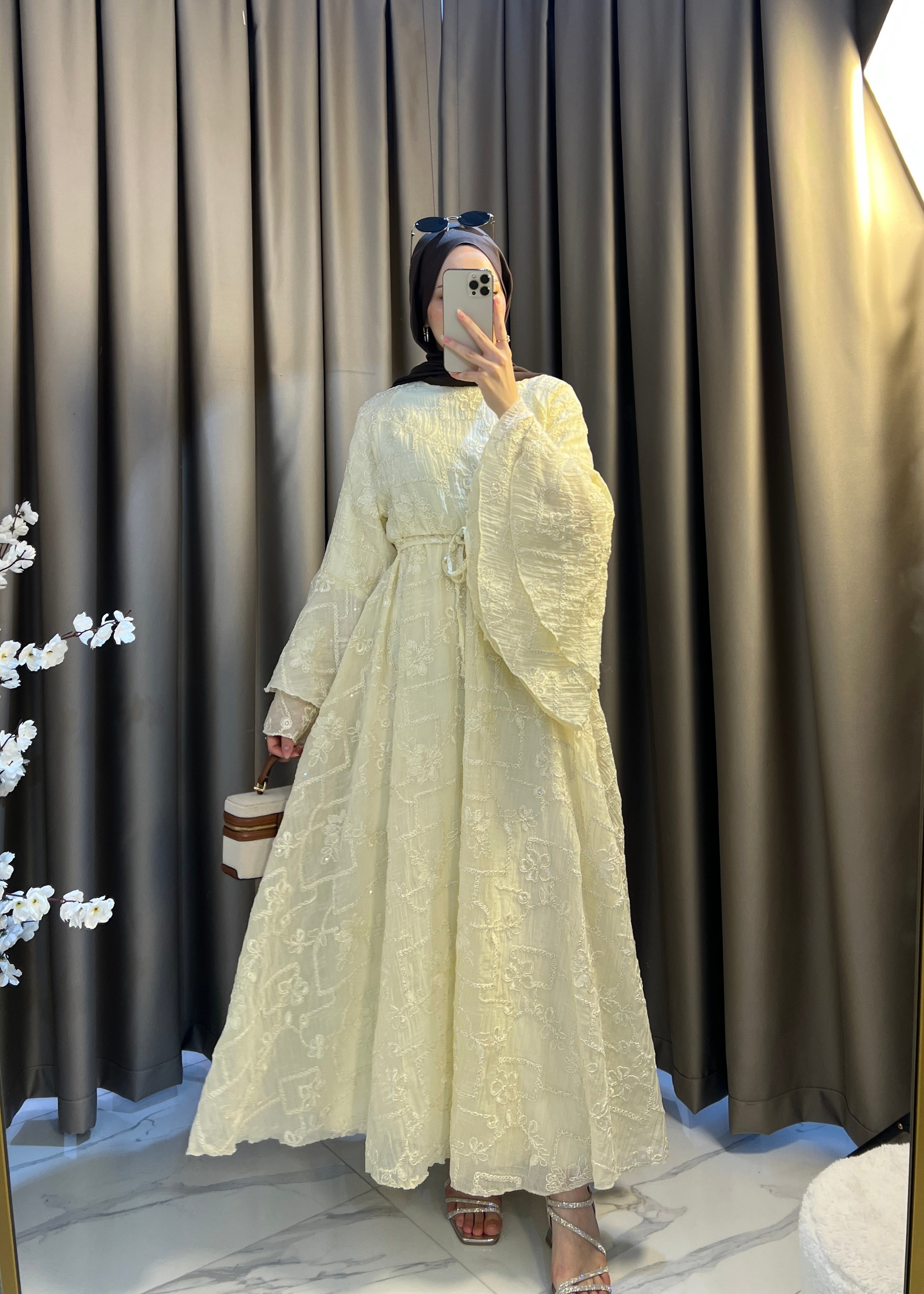 Payet İşlemeli Dantel Elbise - Sarı