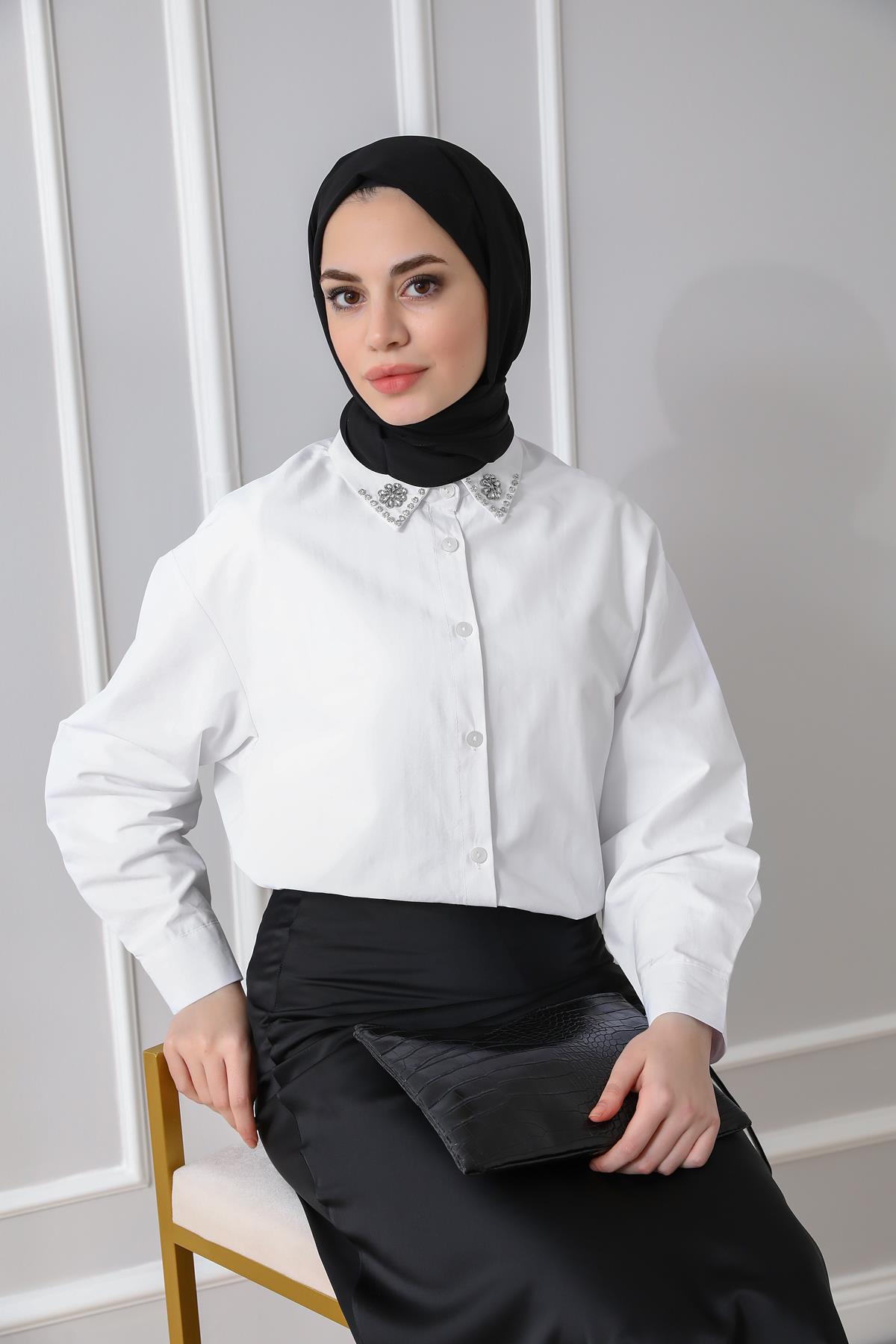 Yaka Taşlı Gömlek - Beyaz