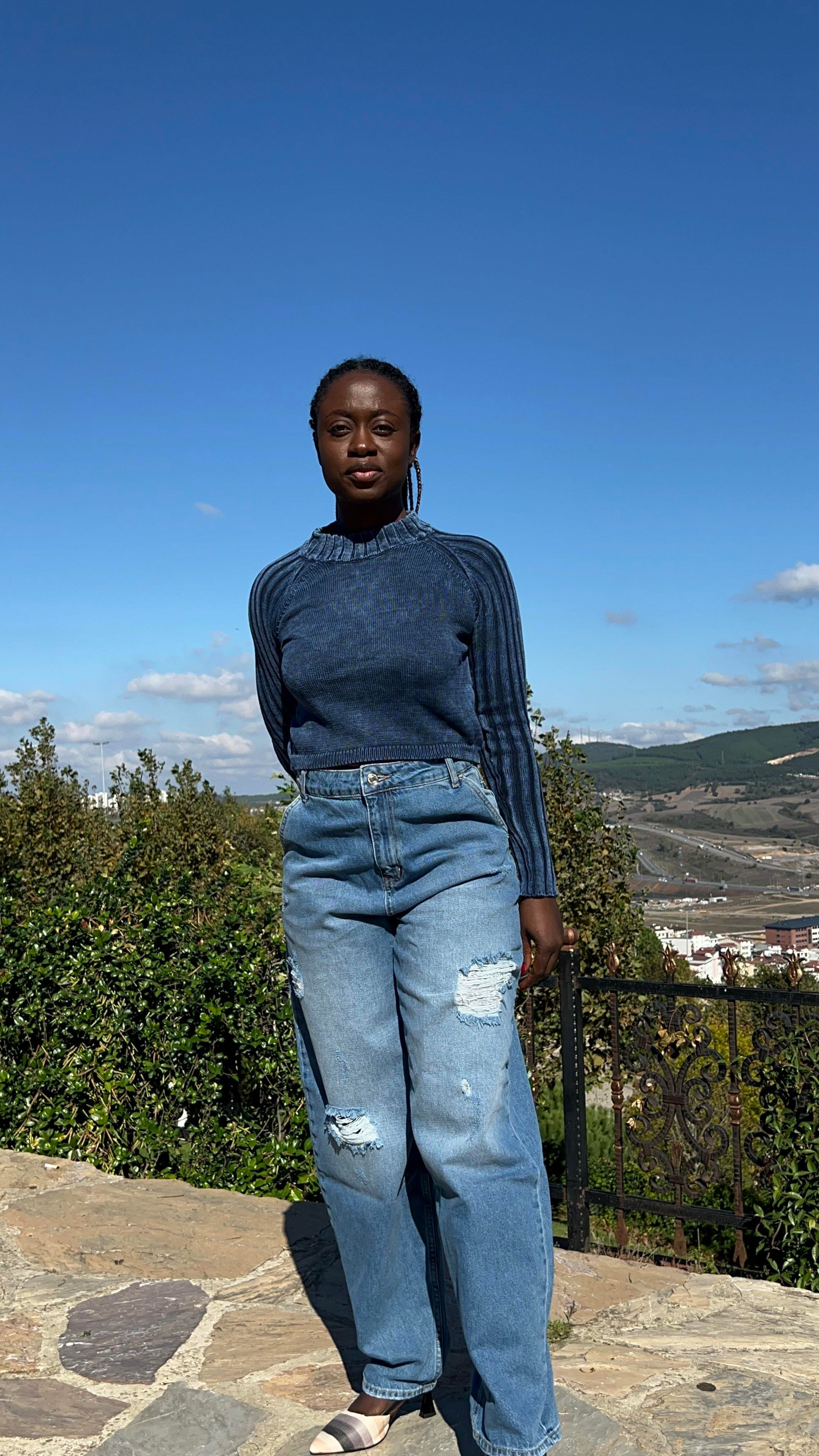 Jean Yırtık Detaylı Pantalon