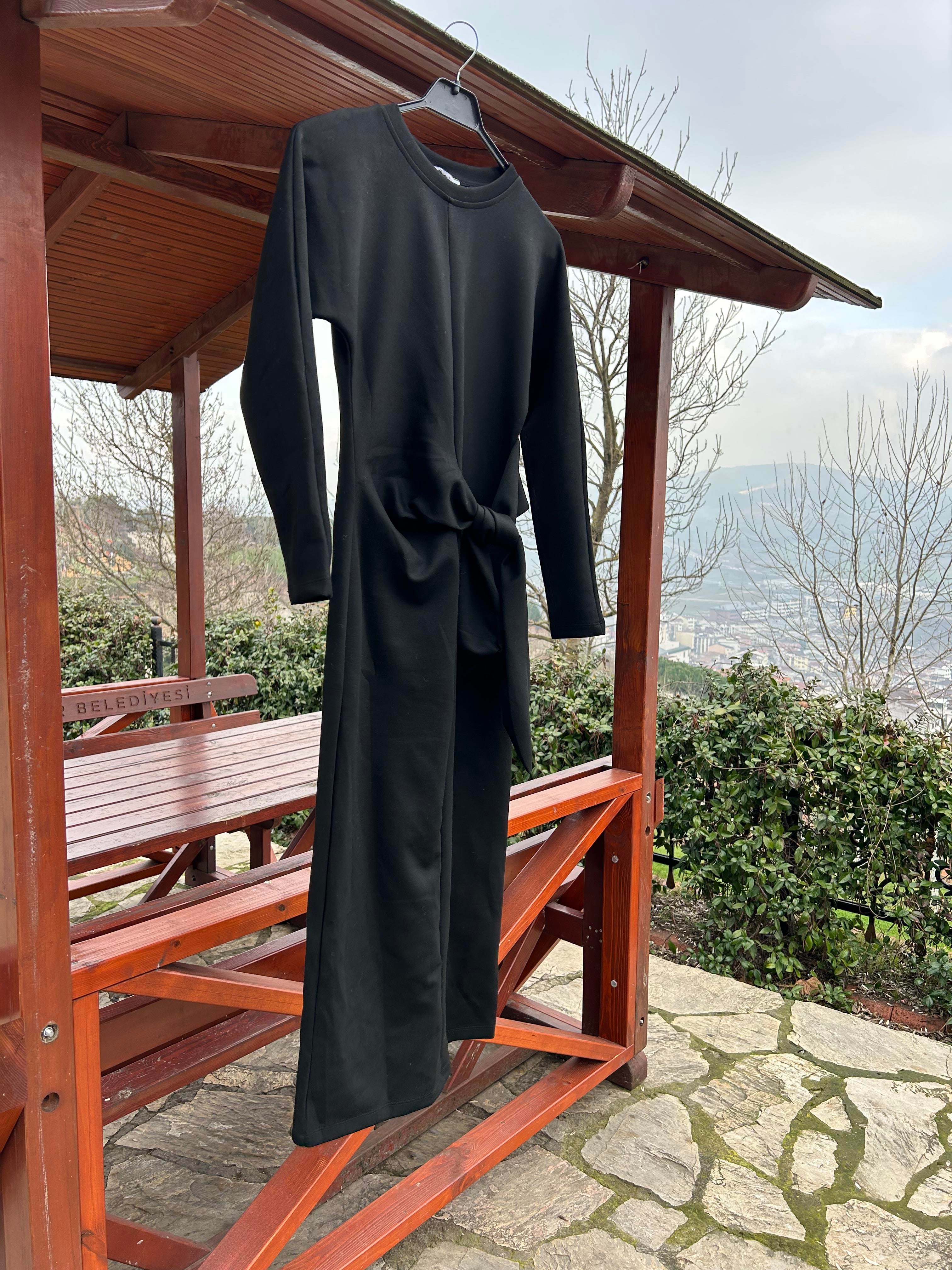 Siyah Bağlamalı Elbise