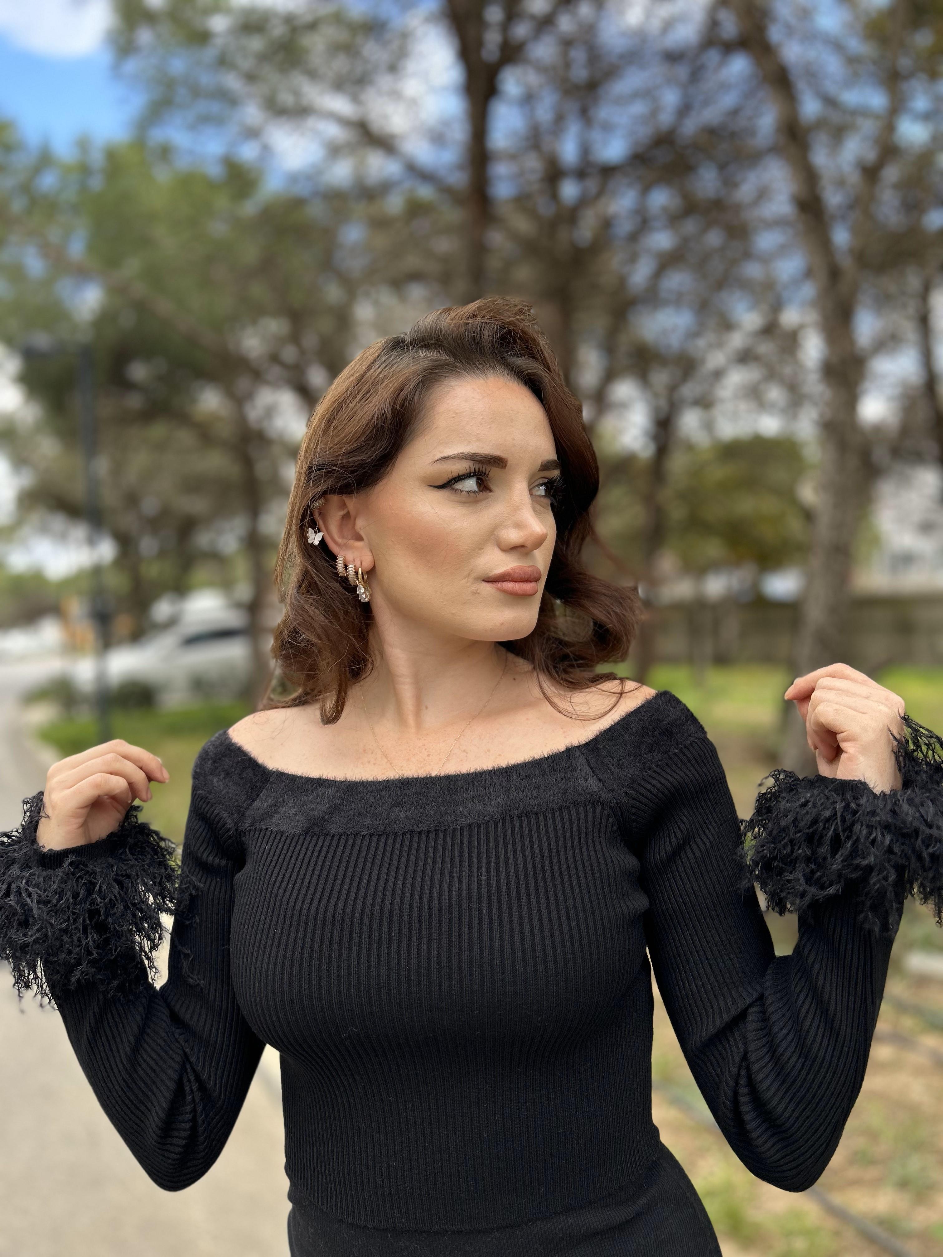 Siyah Madonna Yaka Kazak