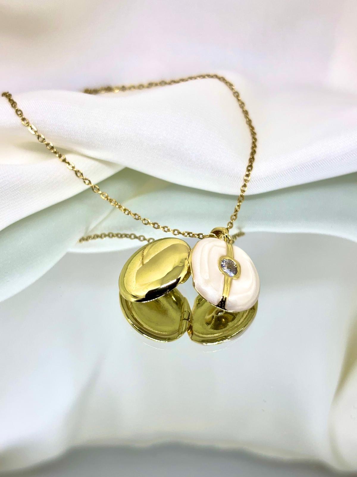 Açılır Kapaklı Beyaz Sedefli Çelik Kolye