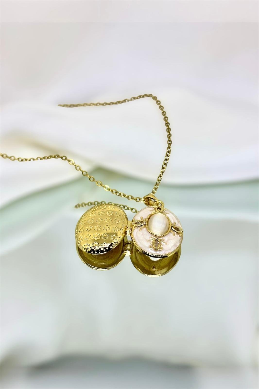 Açılır Kapaklı Sedef Detaylı Çelik Kolye