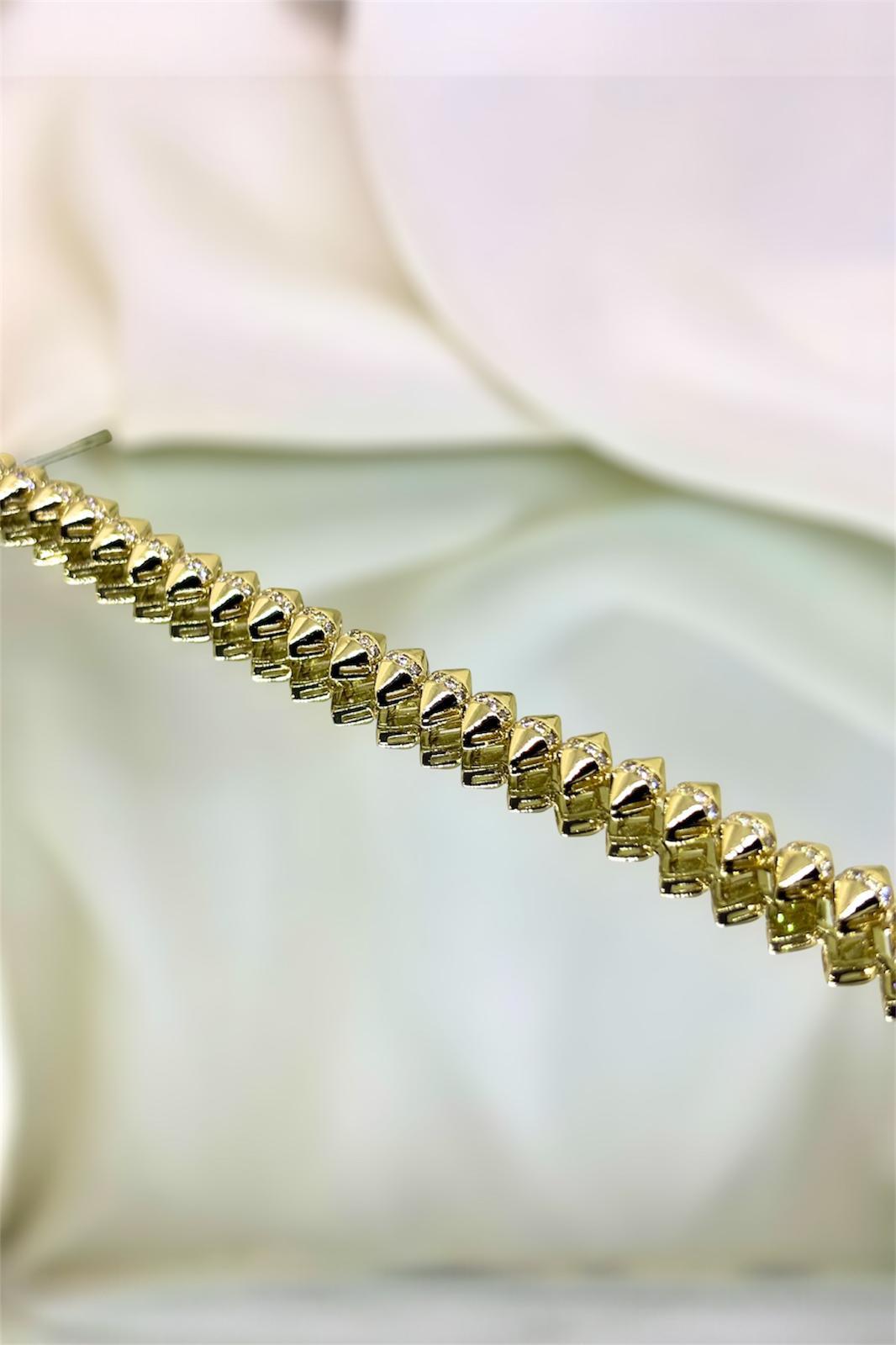 Altın Kaplama Taş Detaylı Tasarım Çelik Bileklik