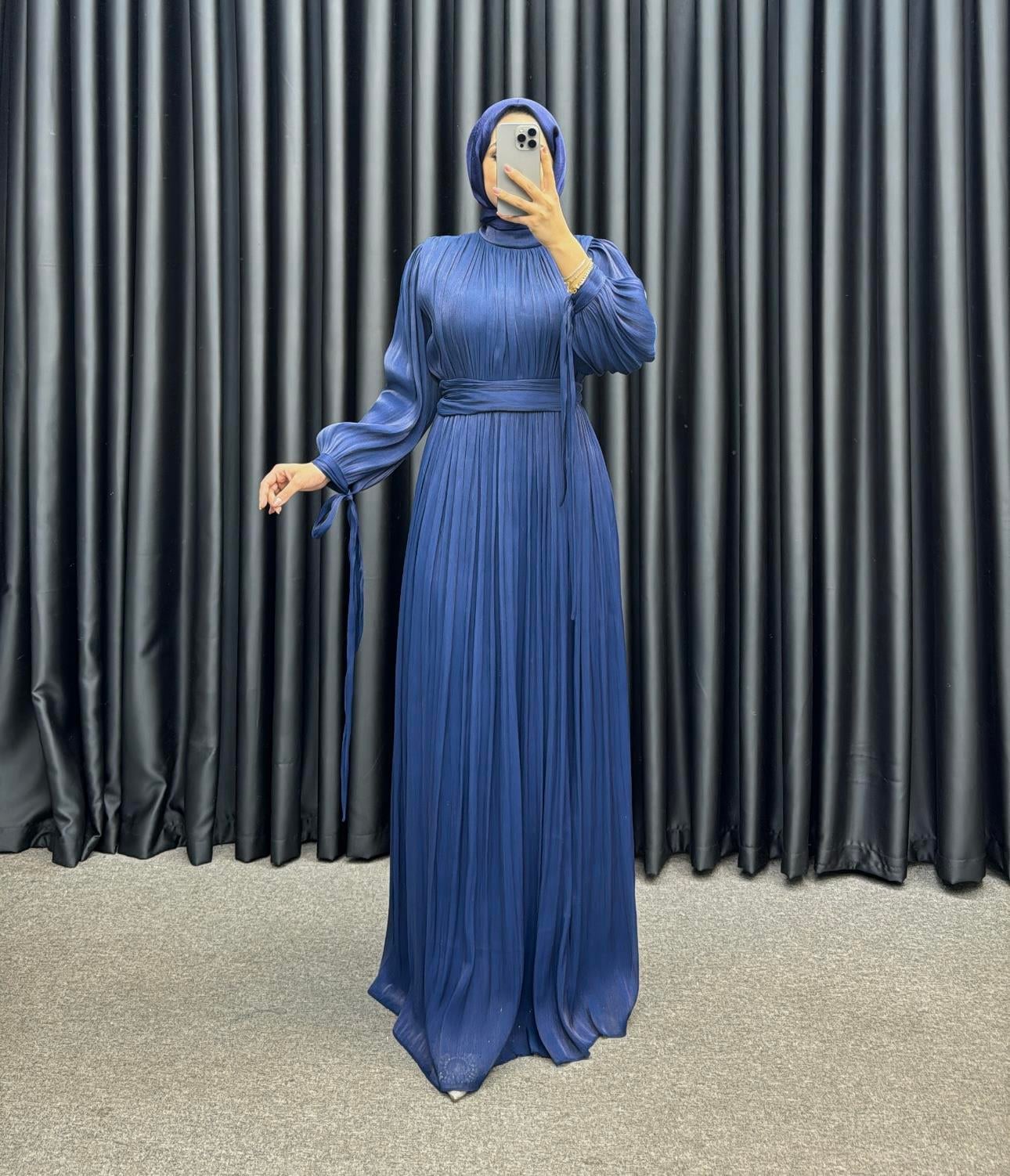 Sahra Abiye Lacivert