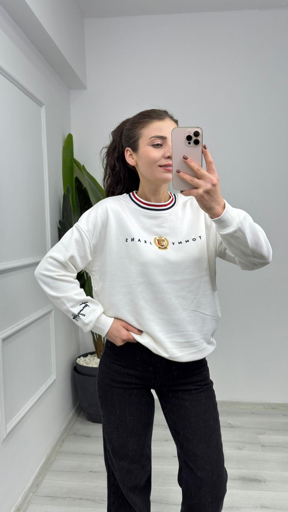 2015 İşleme Arma Detaylı Marka Model Sweat Beyaz