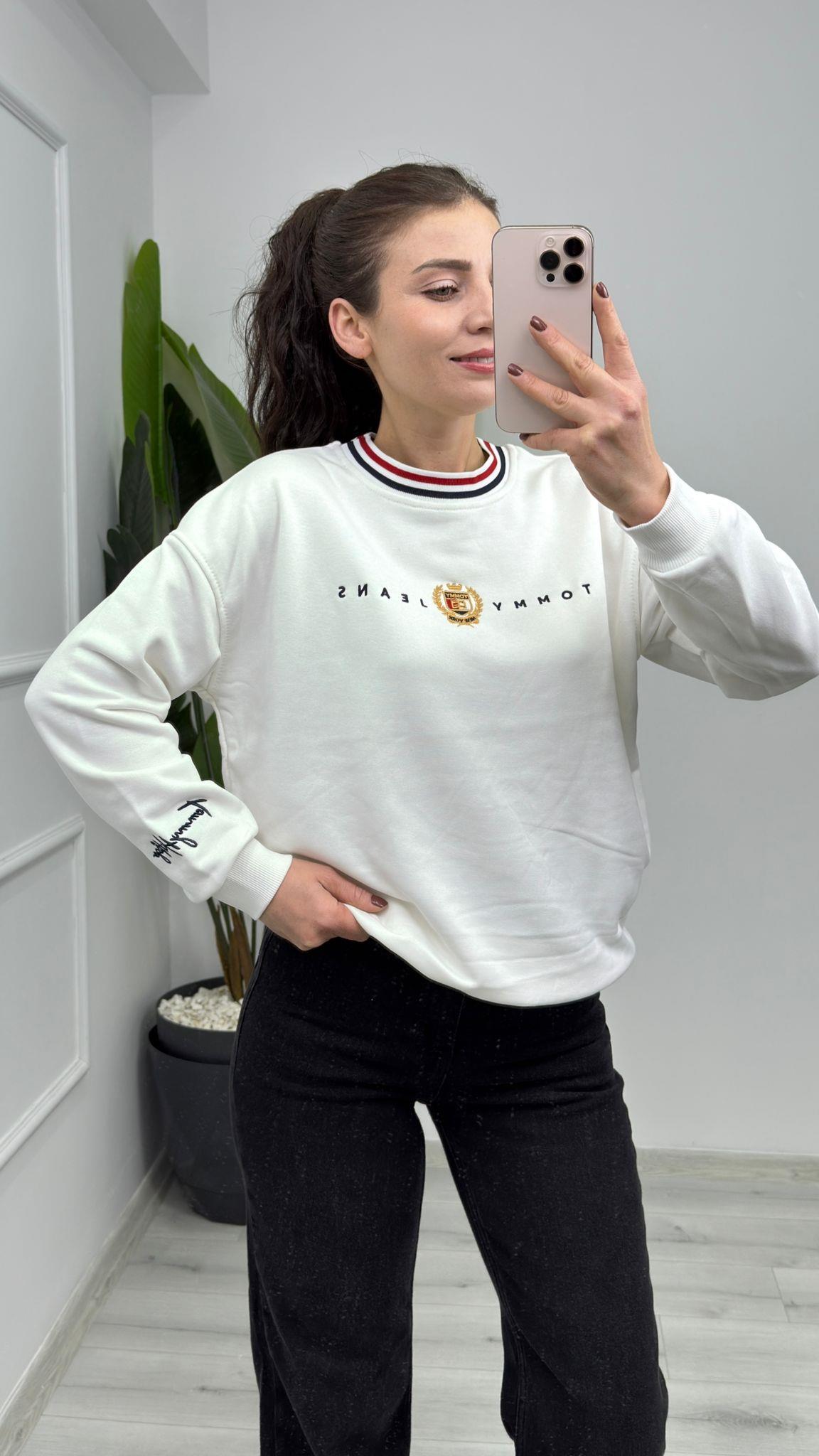 2015 İşleme Arma Detaylı Marka Model Sweat Beyaz