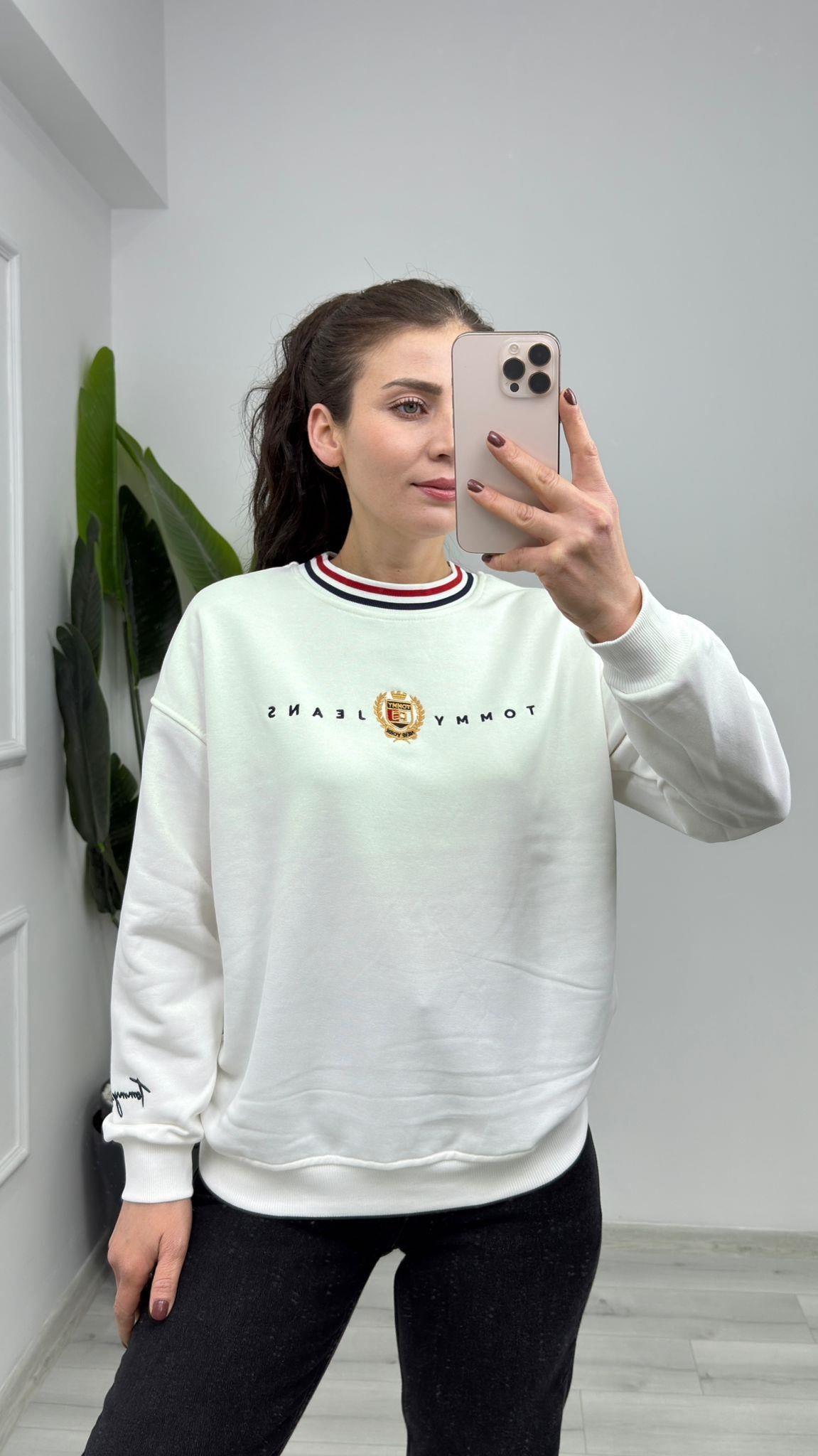 2015 İşleme Arma Detaylı Marka Model Sweat Beyaz