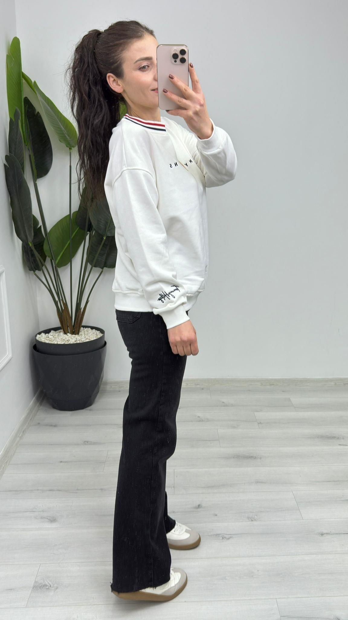 2015 İşleme Arma Detaylı Marka Model Sweat Beyaz