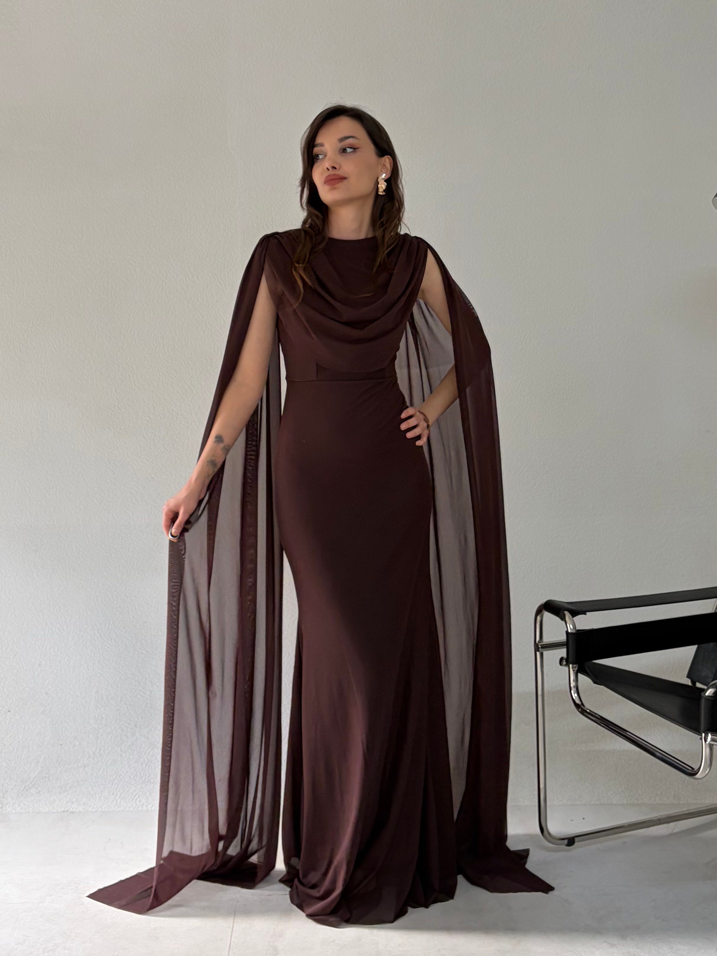 Kahve Bel Volanlı Uzun Pelerin Elbise ELBİSE - Taksim Butik