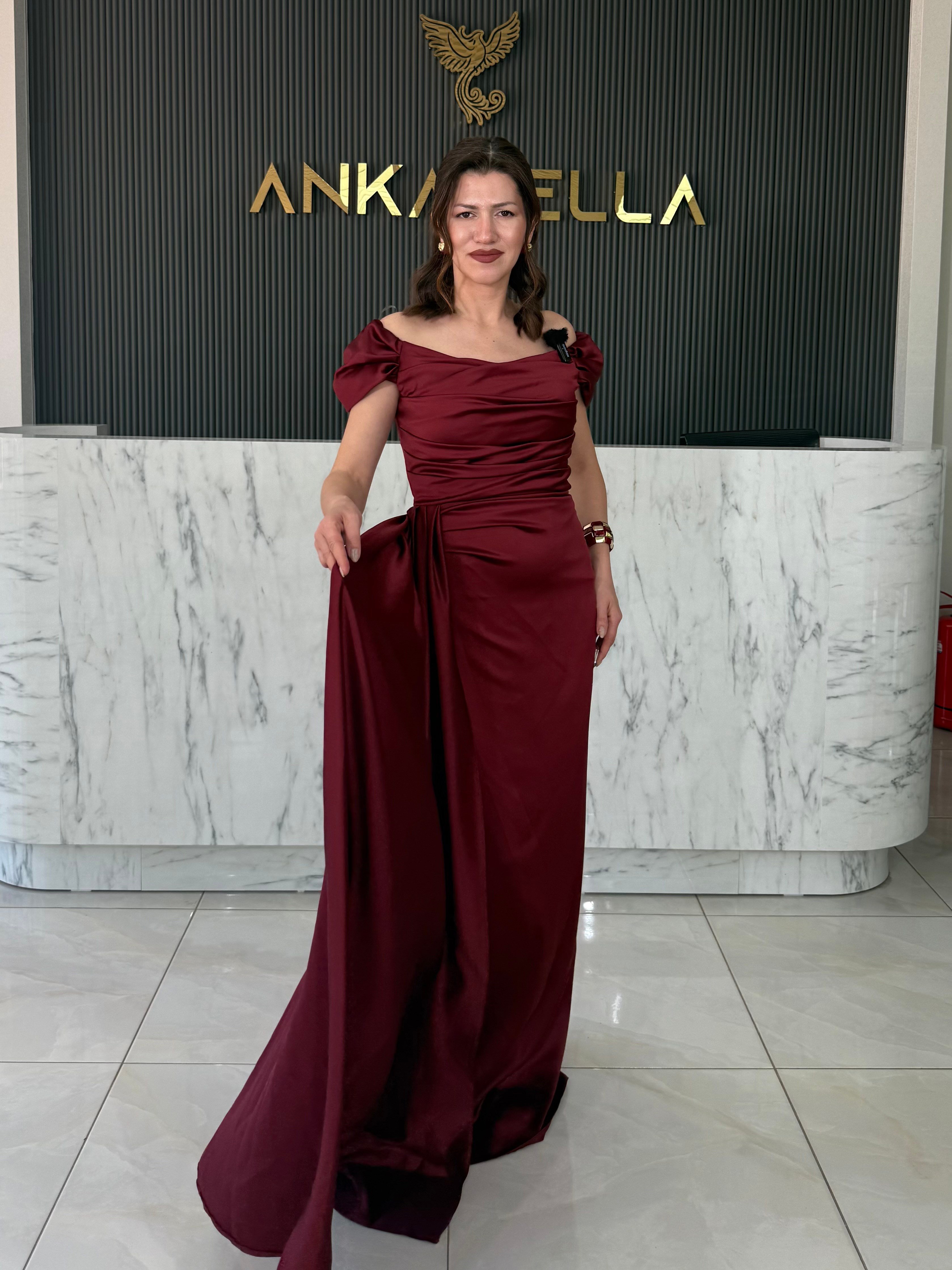 Madonna Yaka Bordo Abiye