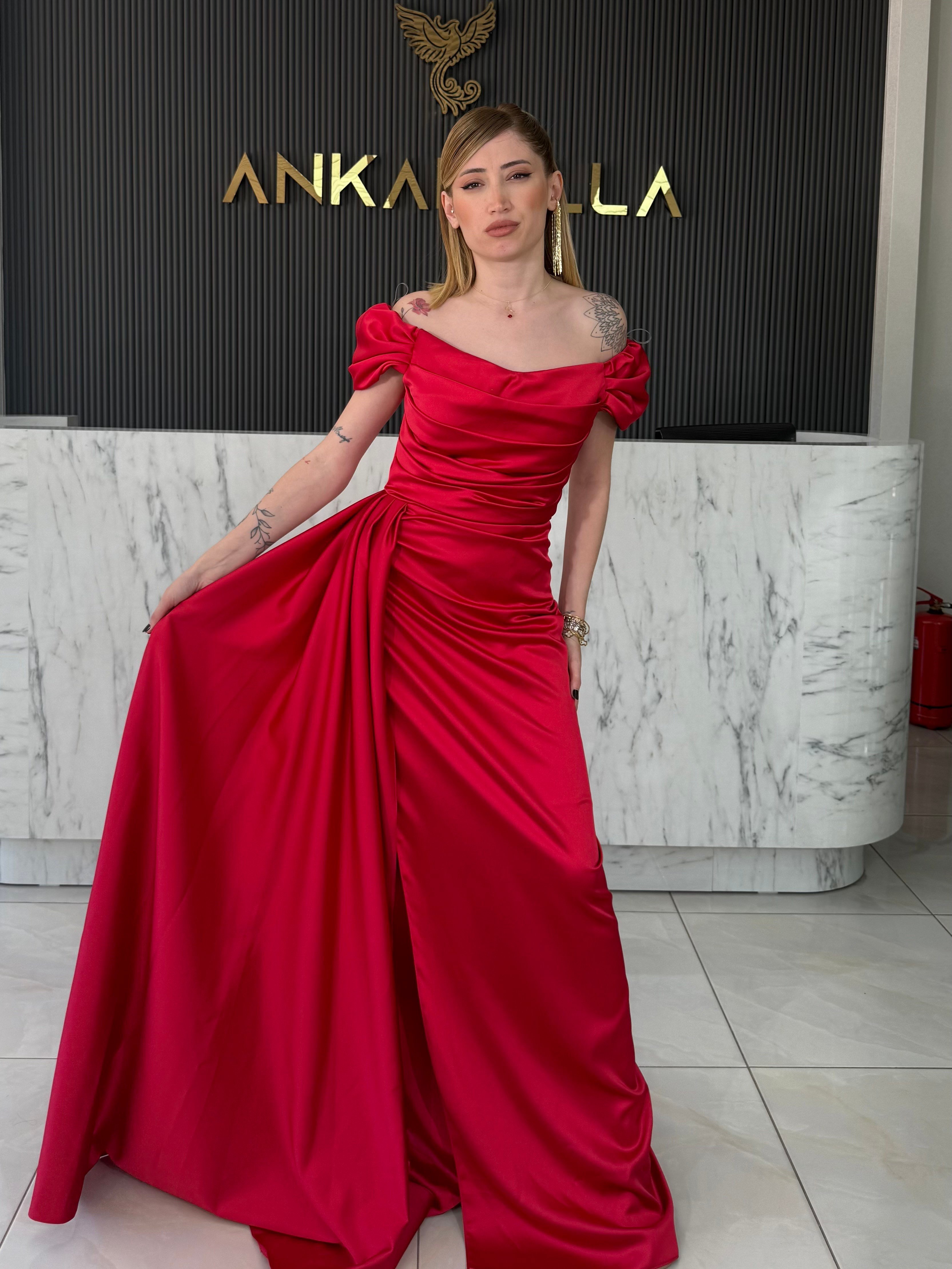 Madonna Yaka Kırmızı Abiye