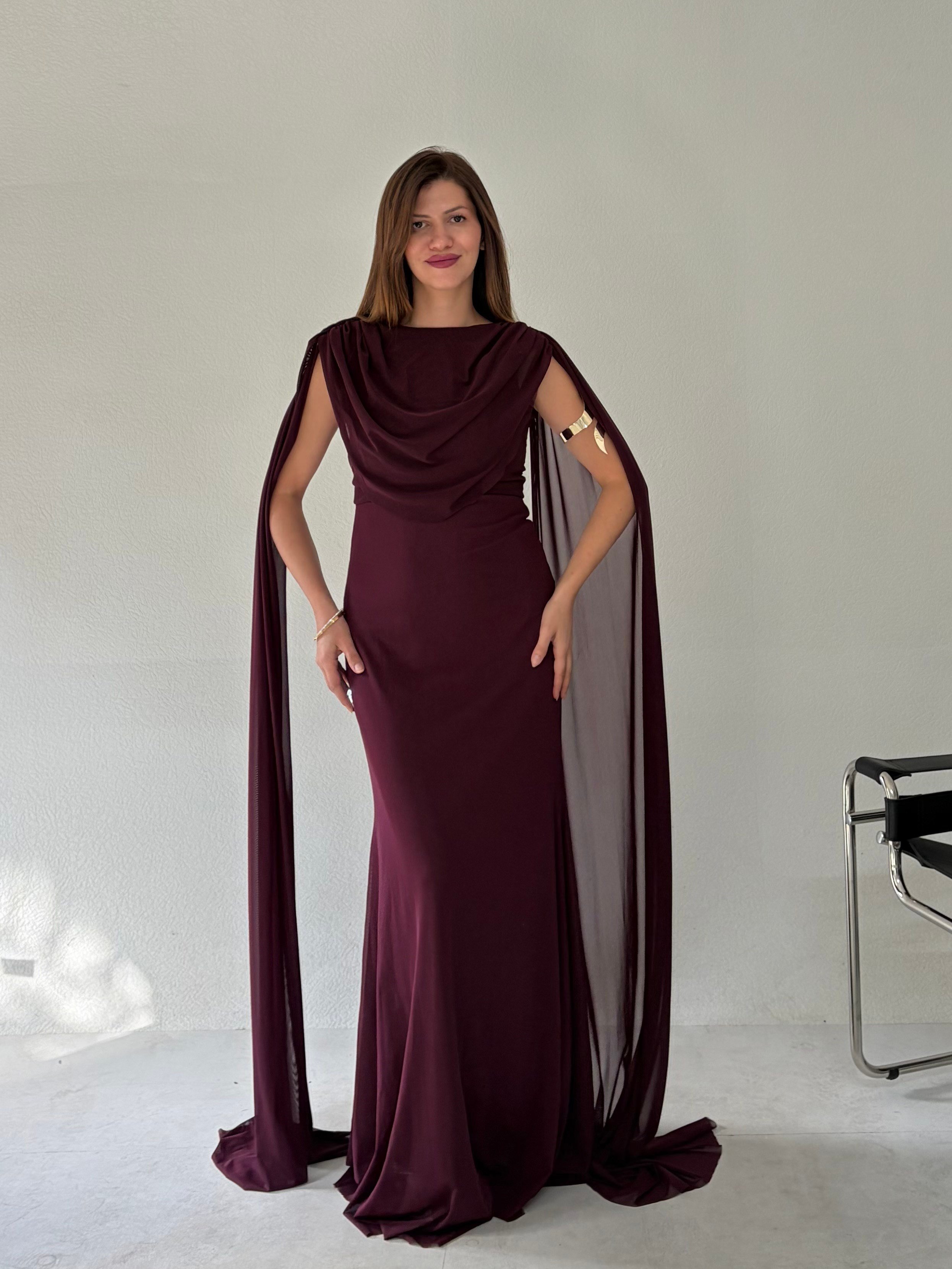 Mürdüm Bel Volanlı Uzun Pelerin Elbise ELBİSE - Taksim Butik
