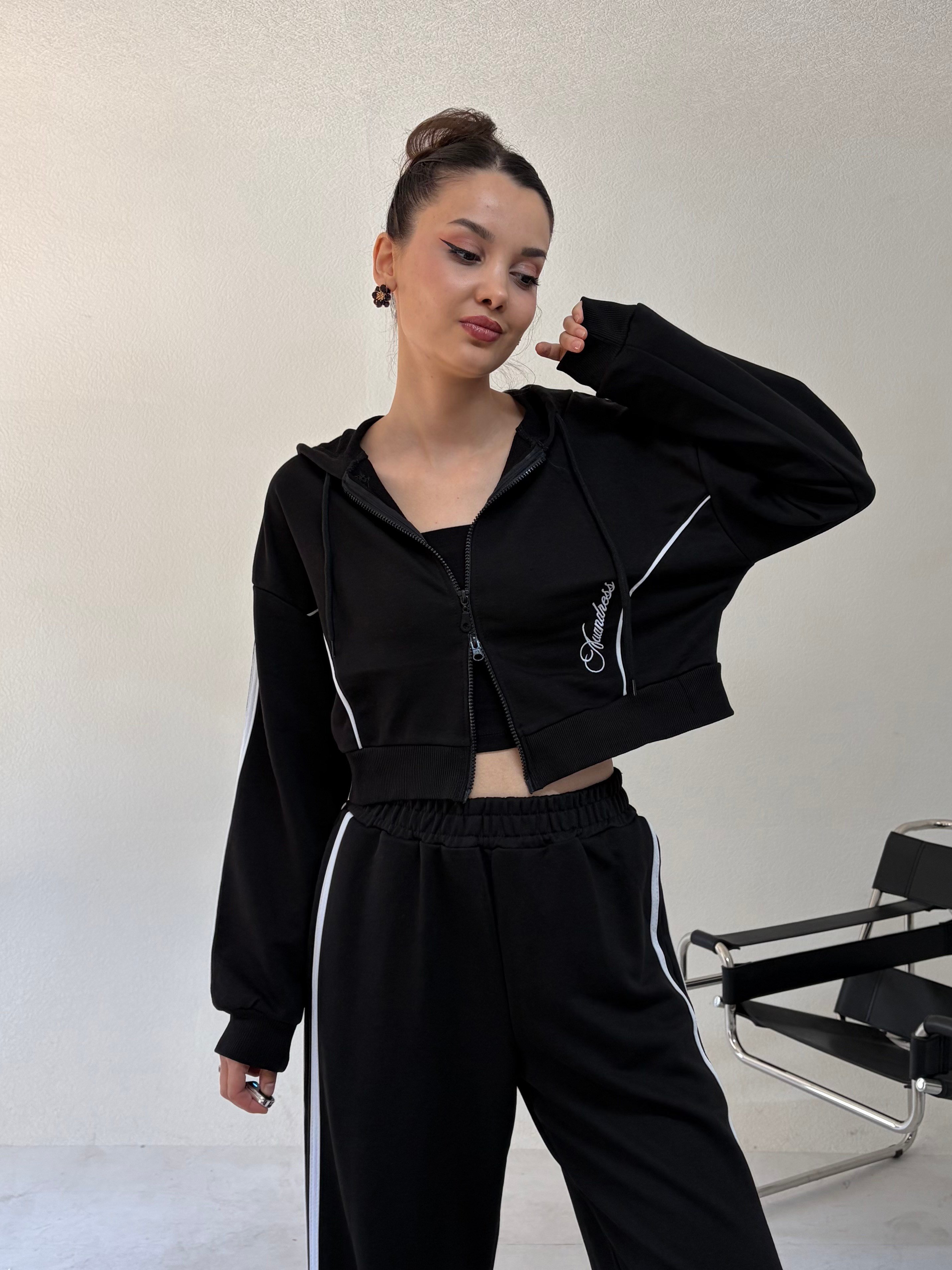 Siyah Üç İplik Şeritli Sweat Ceket SWEATSHİRT - Taksim Butik
