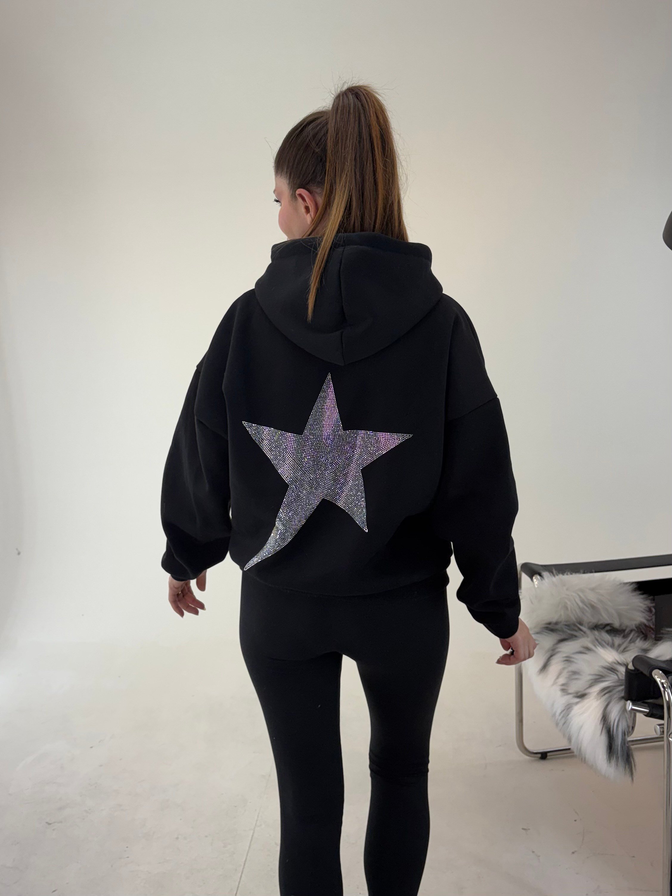 Siyah Yıldız Baskılı Taşlı Sweat SWEATSHİRT - Taksim Butik