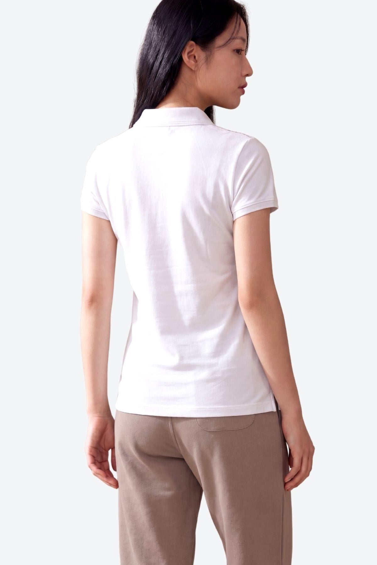 Kontür Jaguar Nakış Detaylı Slim Fit Kadın Beyaz Polo Yaka T-Shirt