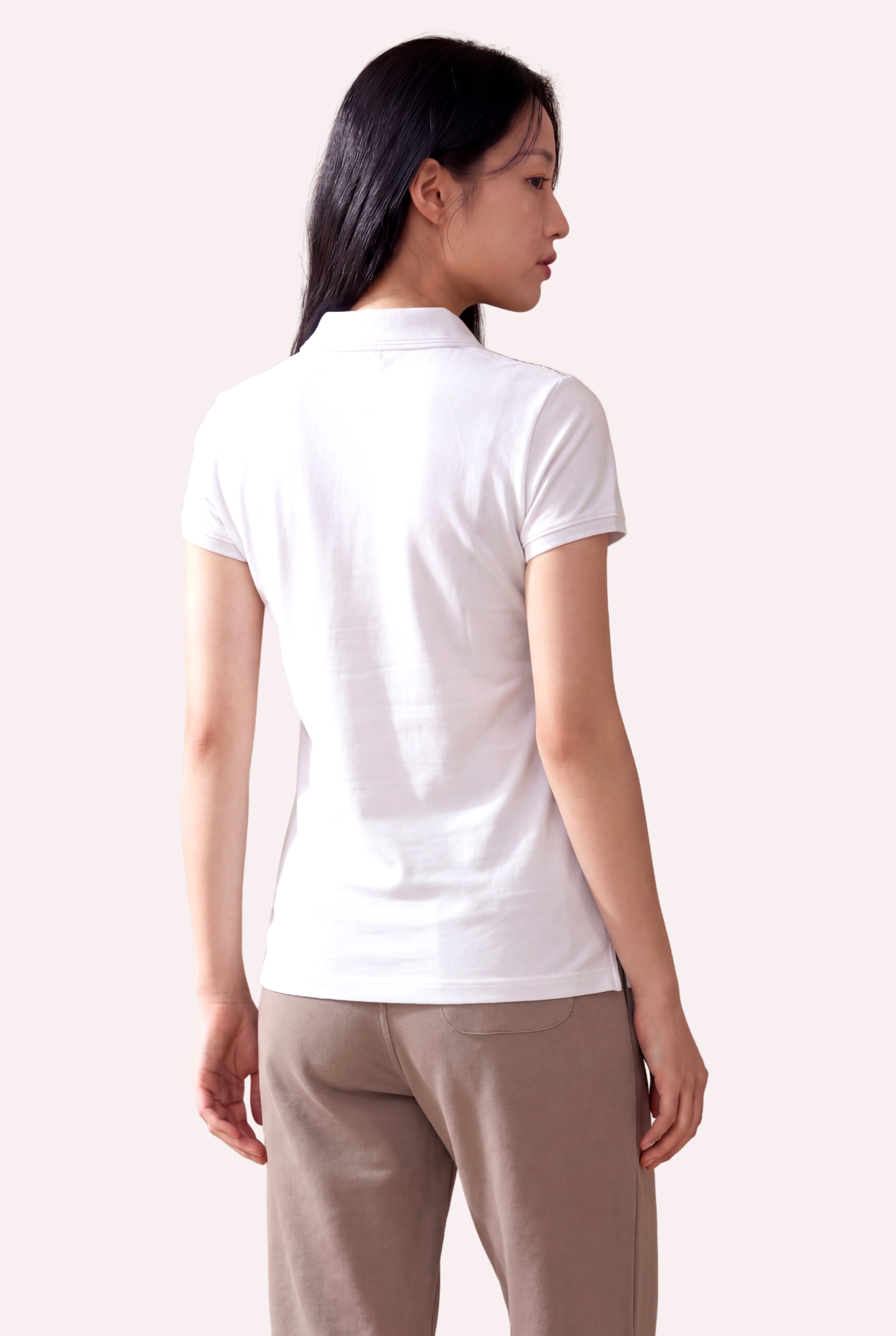 Kontür Jaguar Nakış Detaylı Slim Fit Kadın Beyaz Polo Yaka T-Shirt