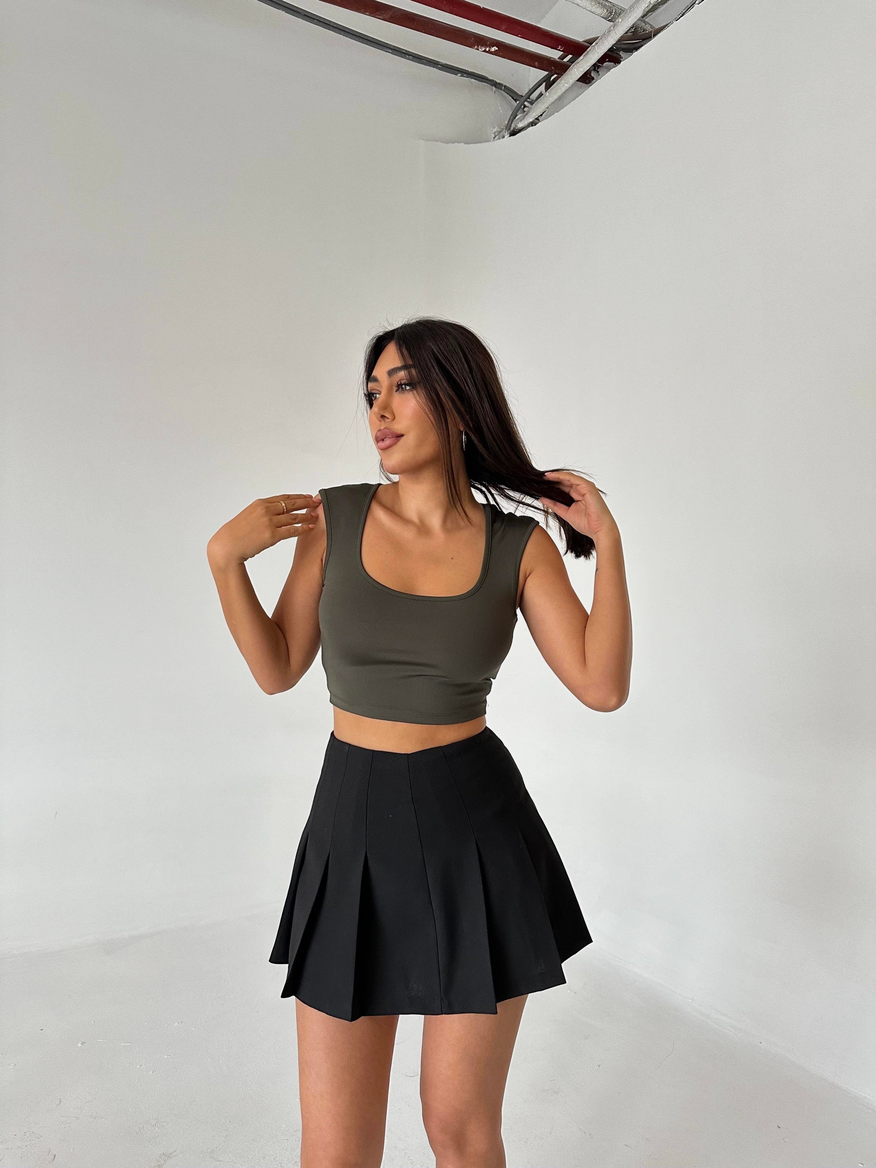 GENİŞ ASKILI CROP TOP