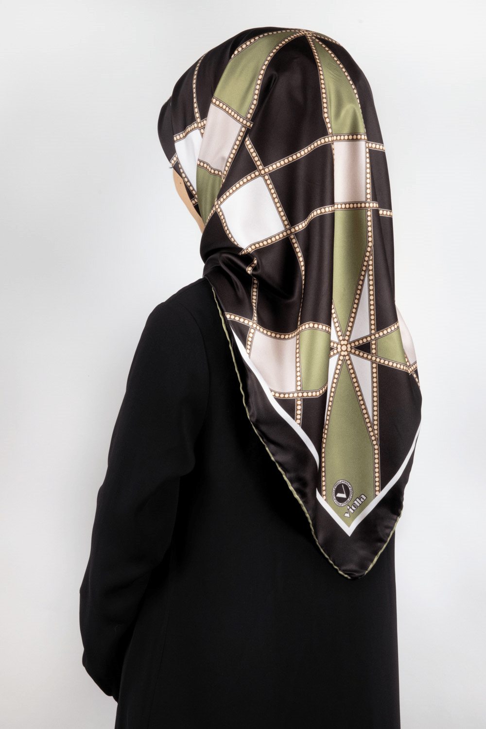 Twill Gold Detaylı Geometrik Çiçekli Desenli Haki Yeşil Renkli 90x90 Eşarp (İpek İçermez) Kenar Dikiş Şekli El Dikişli