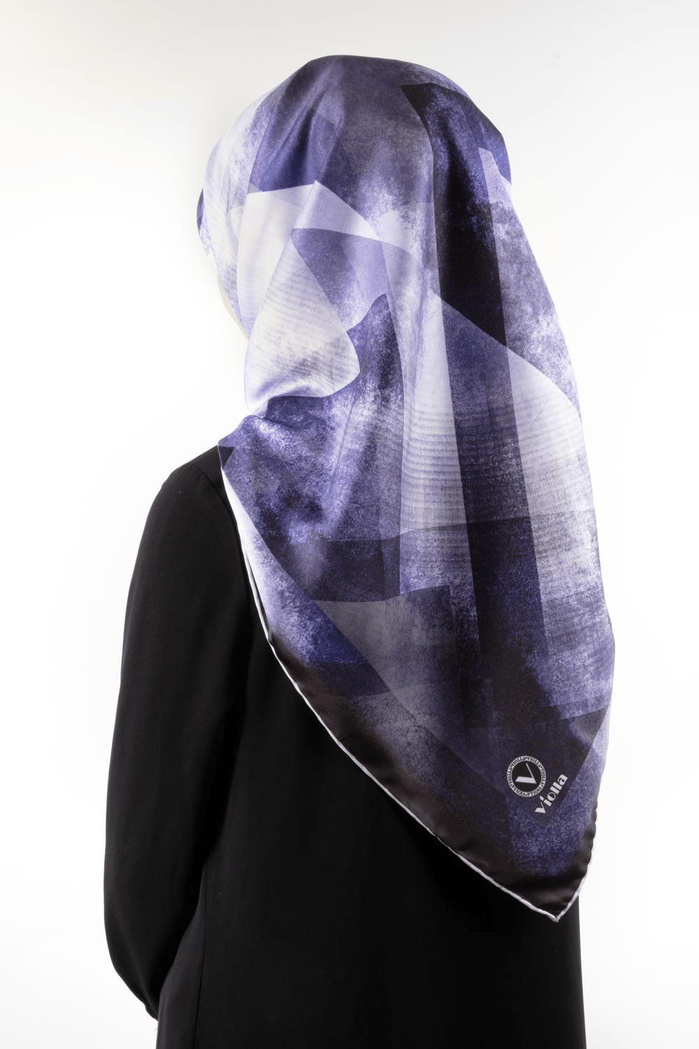Twill Batik Desenli Mor Renkli 90x90 Eşarp (İpek İçermez) Dikim Şekli : El Dikişi