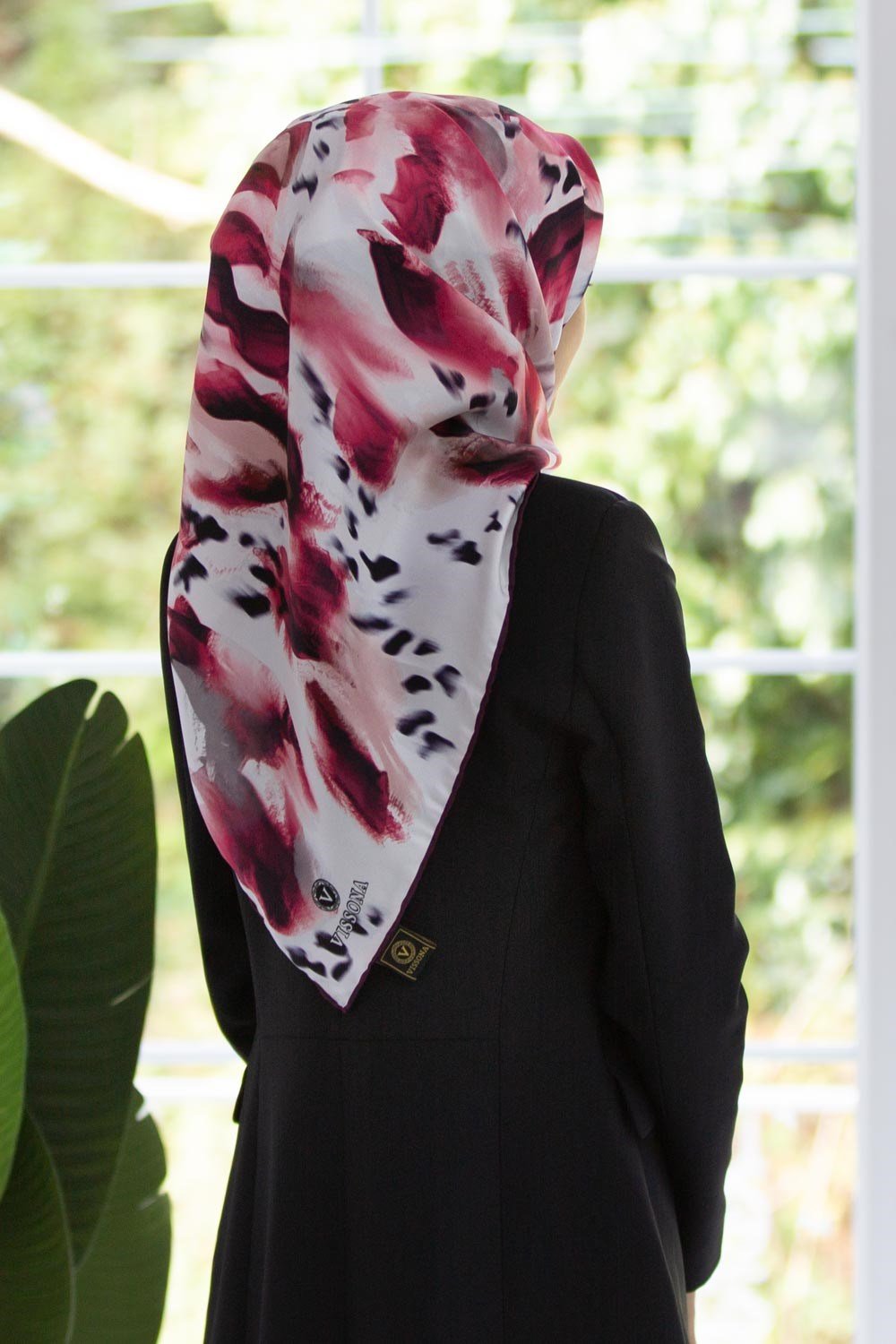 %100 Twill İpek Batik Desenli Bordo - Gri Renkli 90x90 Eşarp Dikim Şekli : El Dikişi