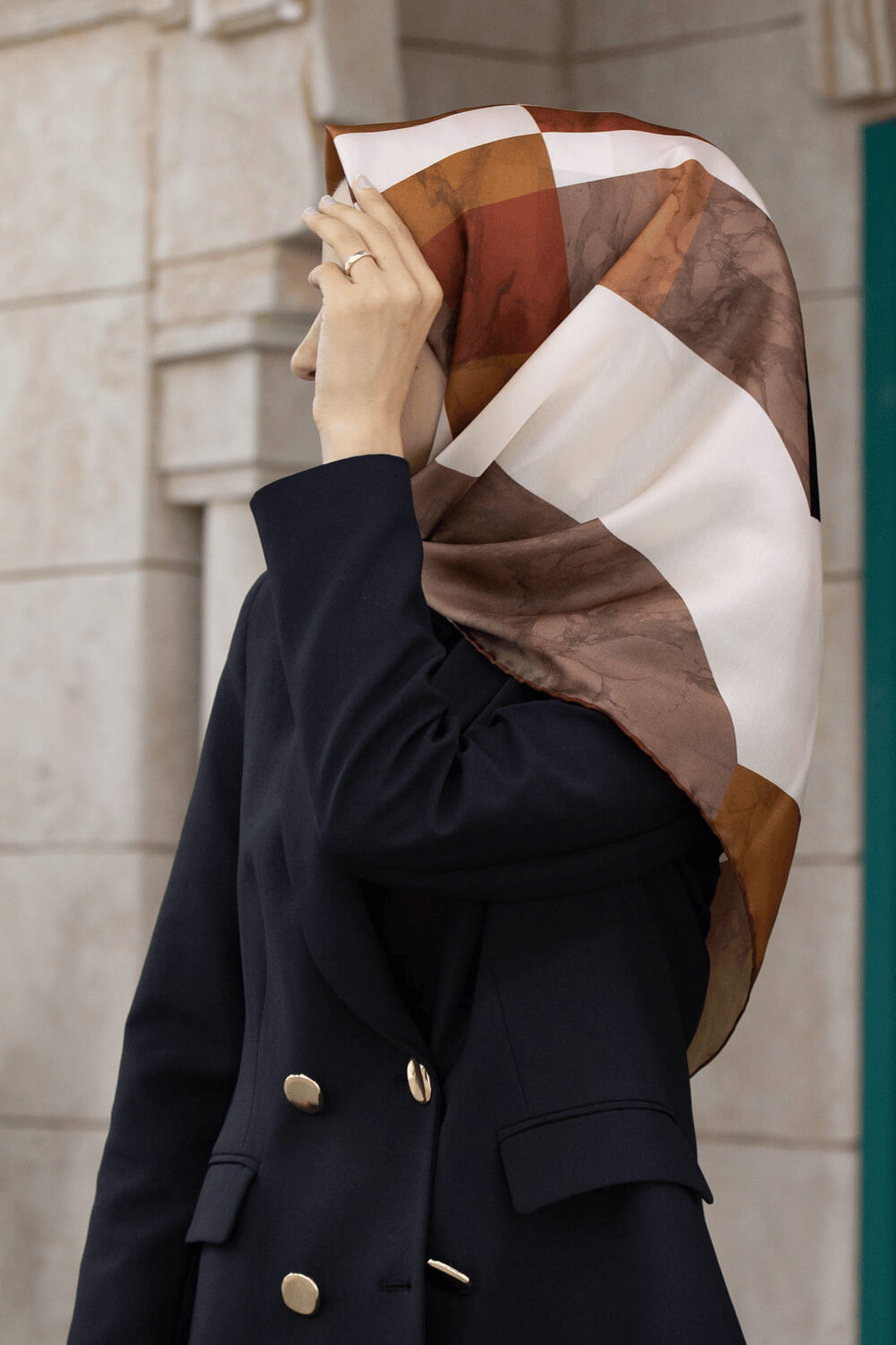 Twill Mermer Desenli Taba Renkli 90x90 Eşarp (İpek İçermez) Kenar Dikiş Şekli El Dikişli