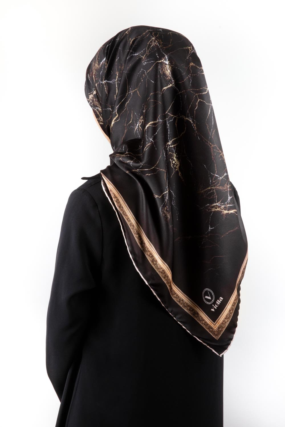 Twill Barok Çerçeveli Mermer Desenli Siyah Renkli 90x90 Eşarp (İpek İçermez) Kenar Dikiş Şekli El Dikişli