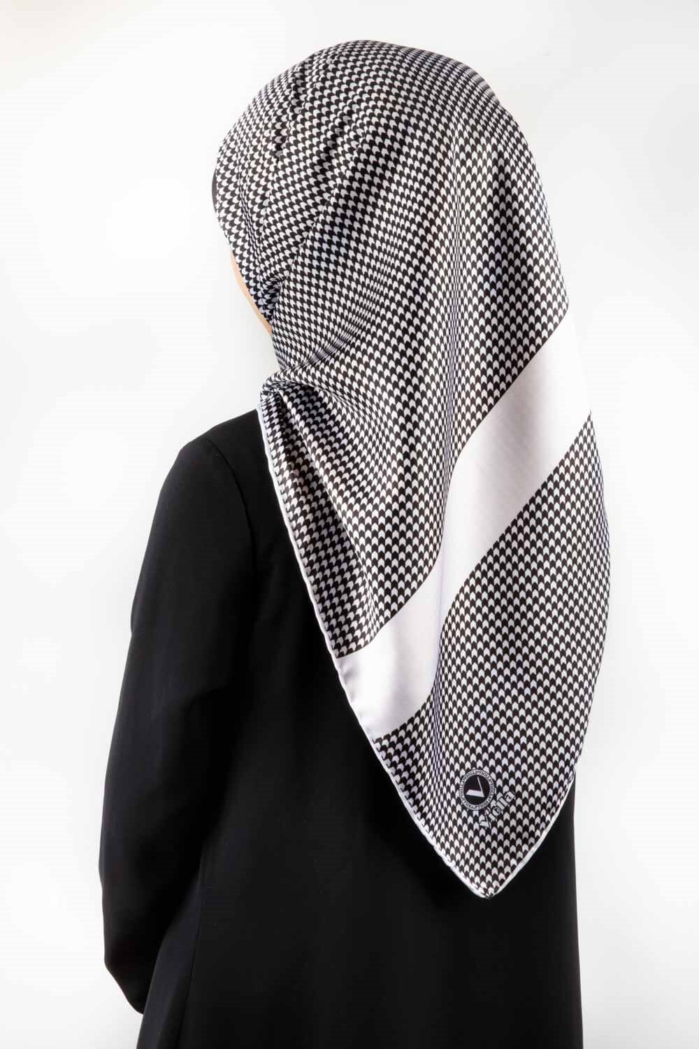 Twill Kazayaklı Şerit Desenli Krem Renkli 90x90 Eşarp (İpek İçermez) Dikim Şekli : El Dikişi