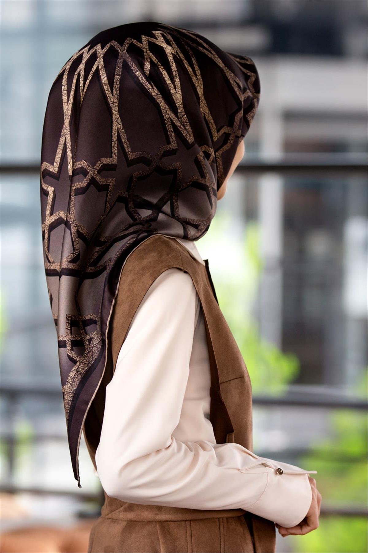 %100 Twill Türk Motifi  Desenli Taş Renkli 90x90 Eşarp Dikim Şekli: El Dikişi