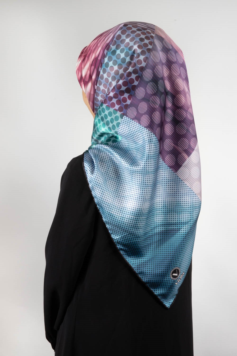 Twill Geometrik Petrol Yeşili Renkli 90x90 Eşarp (İpek İçermez) Kenar Dikiş Şekli El Dikişli