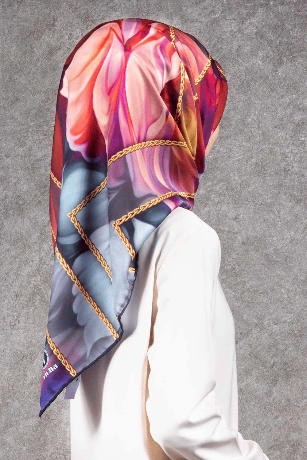 Twill Gül Desenli Kırmızı - Bebe Mavisi Renkli 90x90 Eşarp (İpek İçermez) Kenar Dikiş Şekli El Dikişli