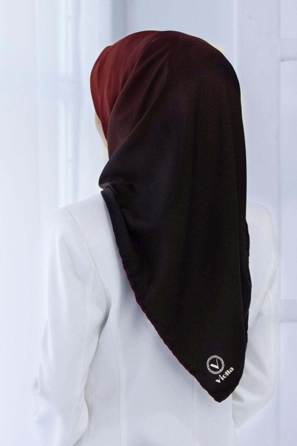 Twill Degrade Desenli Bordo Renkli 90x90 Eşarp (İpek İçermez) Dikim Şekli : El Dikişi