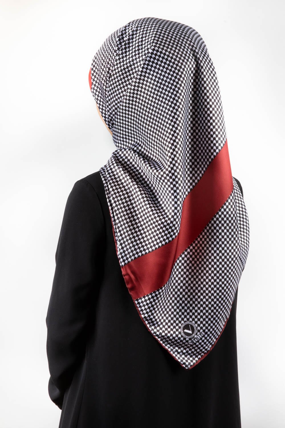 Twill Kazayaklı Şerit Desenli Bordo Renkli 90x90 Eşarp (İpek İçermez) Dikim Şekli : El Dikişi