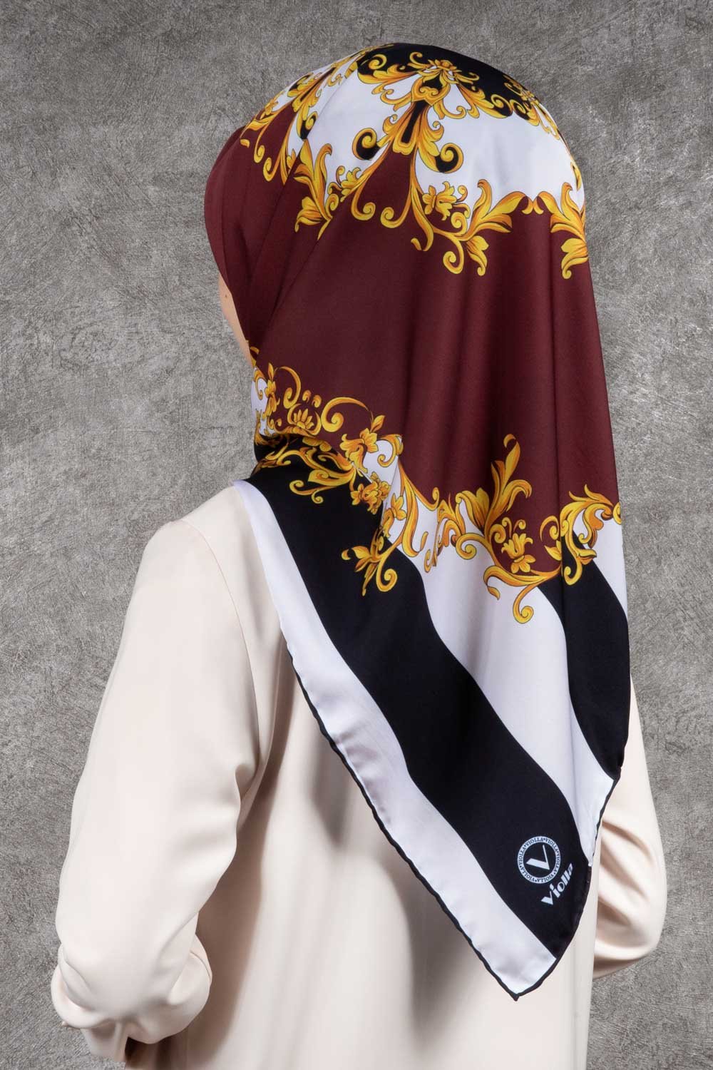 Twill Çizgili Barok Desenli Bordo - Siyah Renkli 90x90 Eşarp (İpek İçermez) Kenar Dikiş Şekli El Dikişli