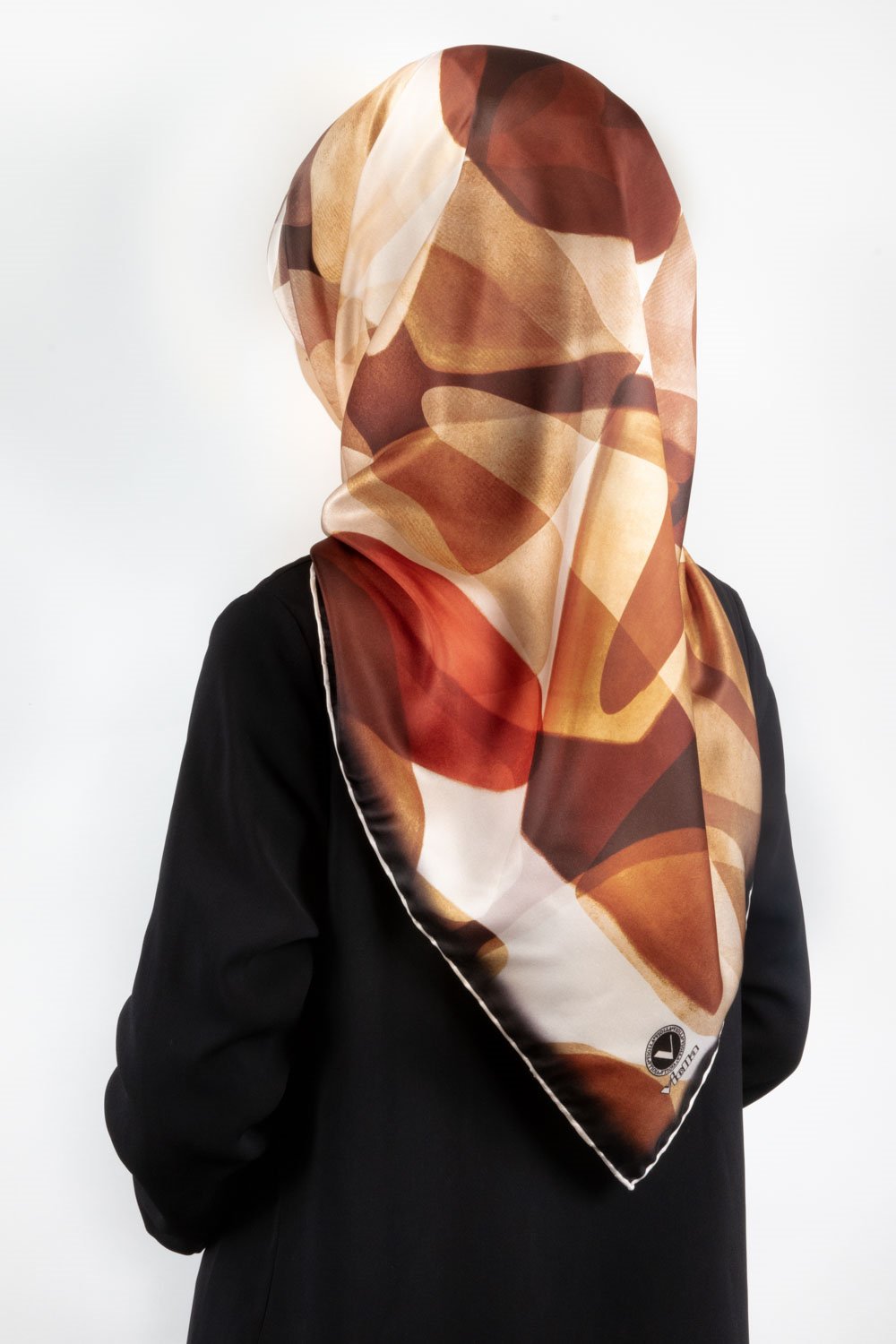 Twill Geometrik Batik Desenli Hardal Renkli 90x90 Eşarp (İpek İçermez) Kenar Dikiş Şekli El Dikişli