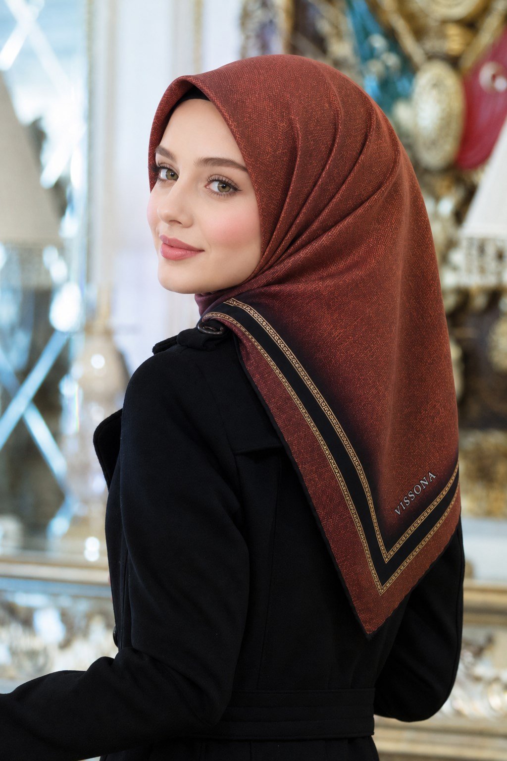 % 57 İPEK % 43 VİSKON Twill İpek Dokulu Şerit Desenli Siyah - Taba Renkli 90x90 Eşarp Dikim Şekli : El Dikişi