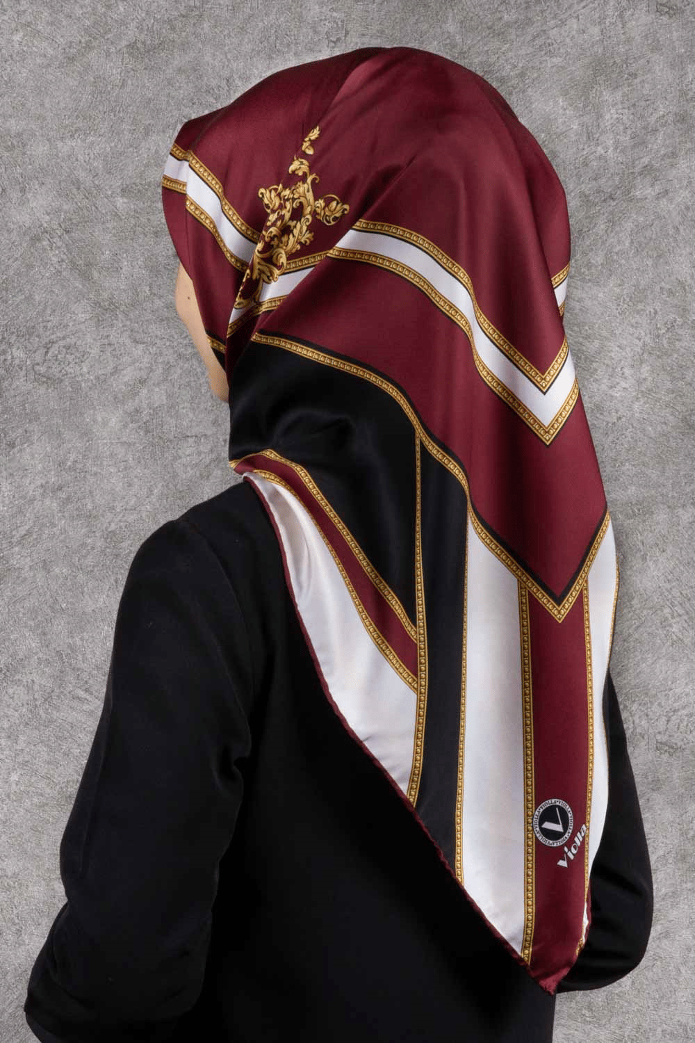 Twill Barok Desenli Bordo - Siyah Renkli 90x90 Eşarp (İpek İçermez) Dikim Şekli : El Dikişi