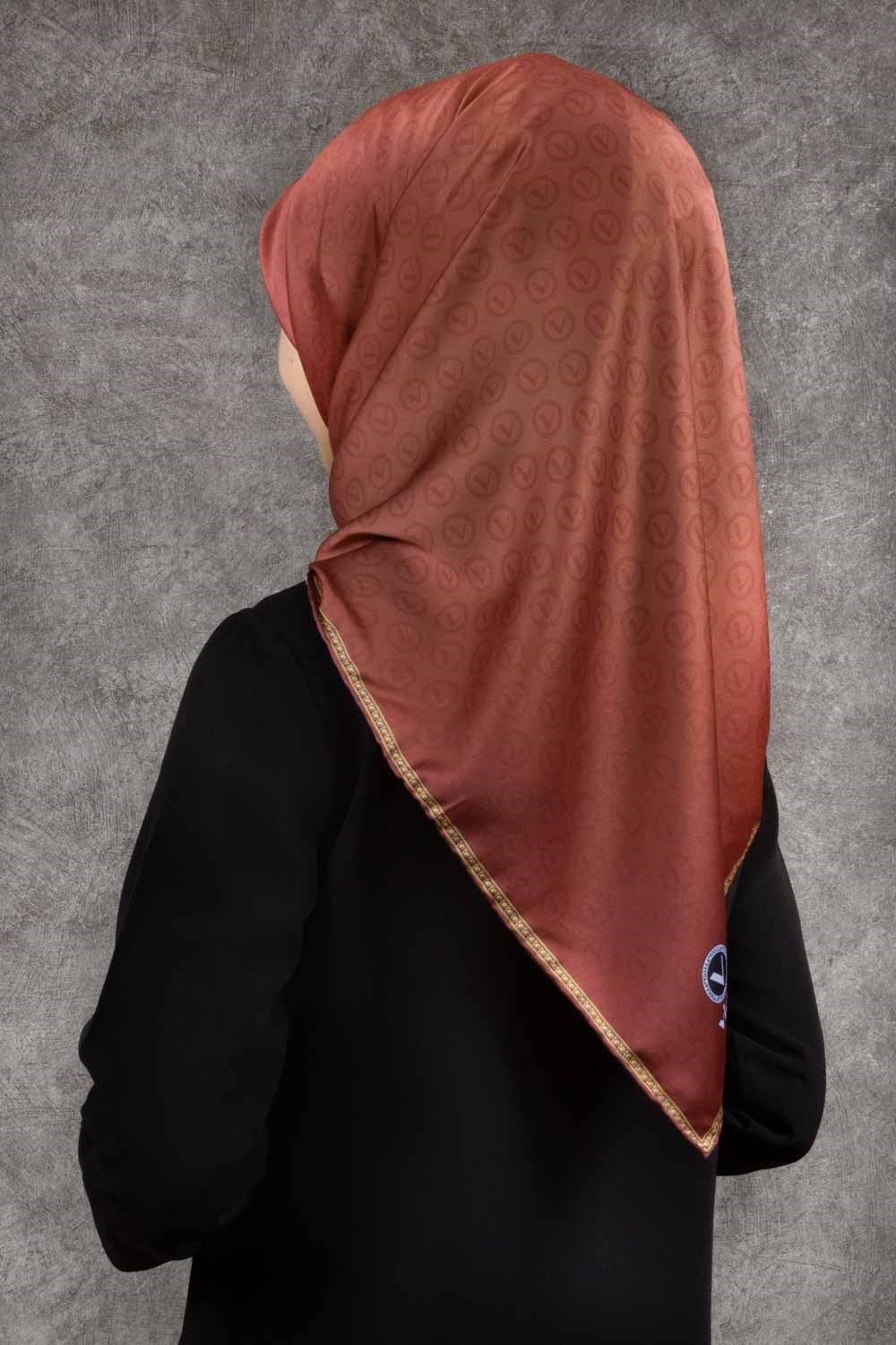 Rayon Degra Desenli Taba Renkli 90x90 Dikim Şekli : El Dikişi Eşarp (İpek İçermez) Kenar Dikiş Şekli El Dikişli