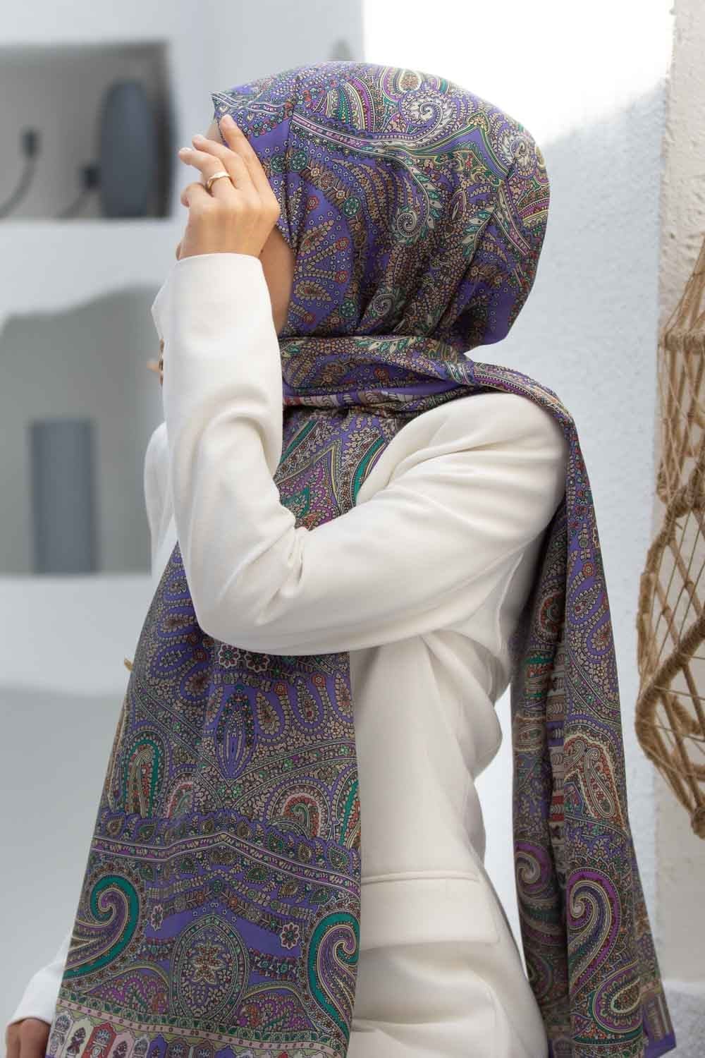 100% İPEK ETRO DESENLİ MOR RENKLİ ŞAL