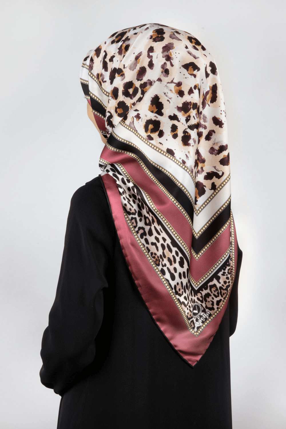 Twill Kemerli ve Leopar Desenli Gül Kurusu Renkli 90x90 Eşarp (İpek İçermez) Dikim Şekli : El Dikişi