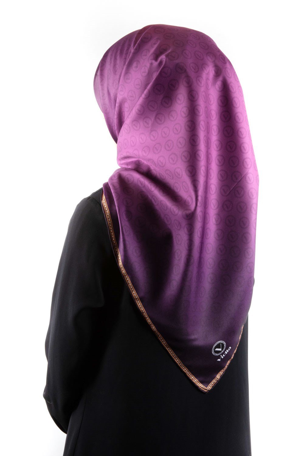 Rayon Degra Desenli Mürdüm Renkli 90x90 Dikim Şekli : El Dikişi Eşarp (İpek İçermez) Kenar Dikiş Şekli El Dikişli